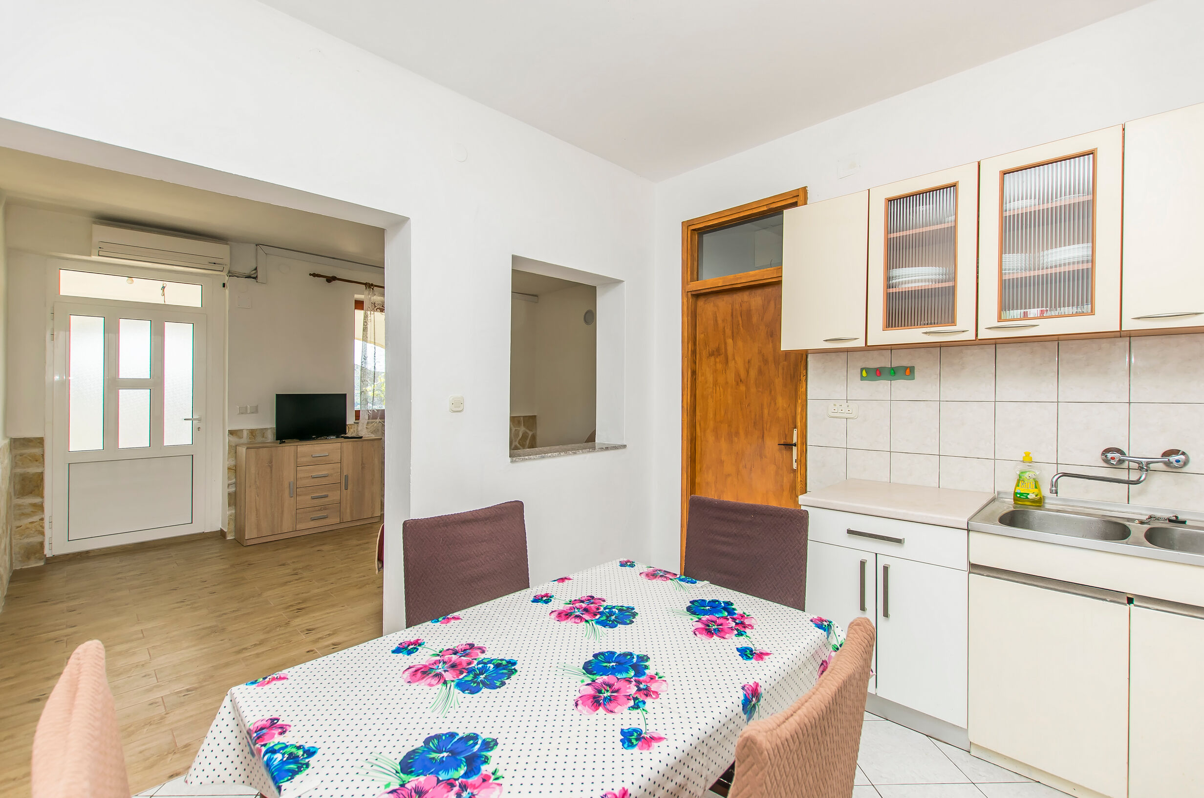Apartments Kata 14401-A1