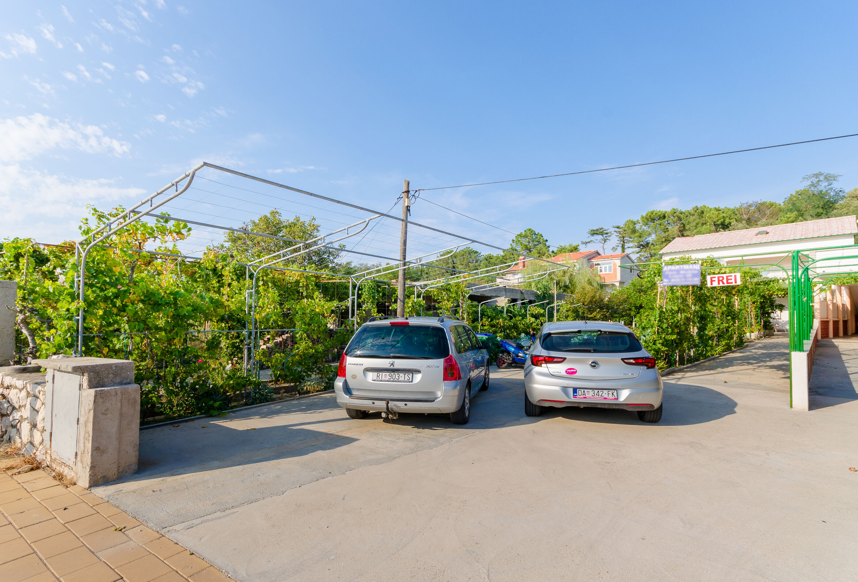 Apartments Luce 88031-A1