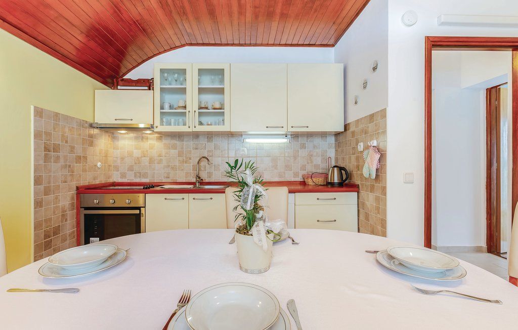Apartments Dolloree 77961-A2