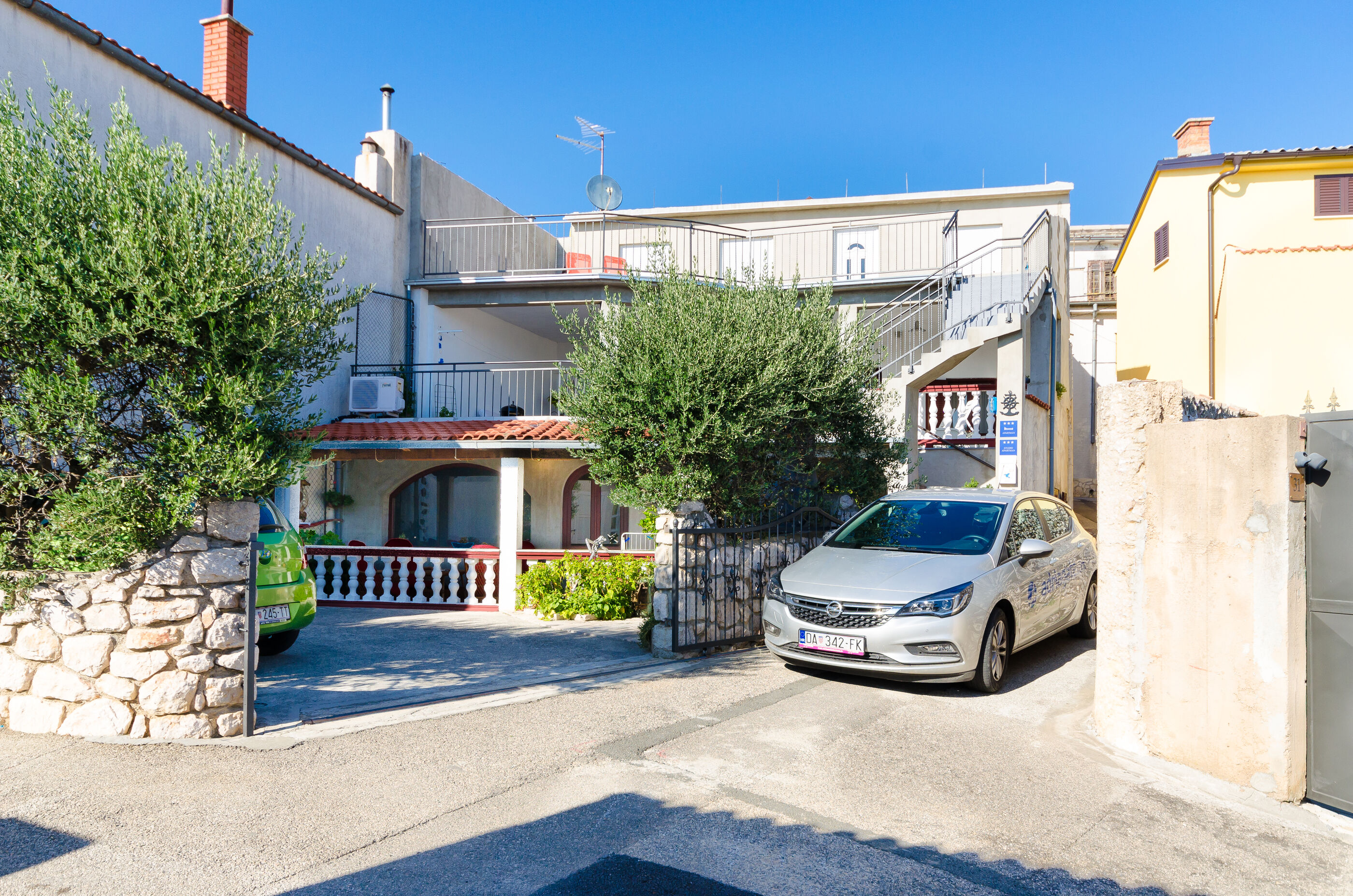 Apartment Goran 61671-A1