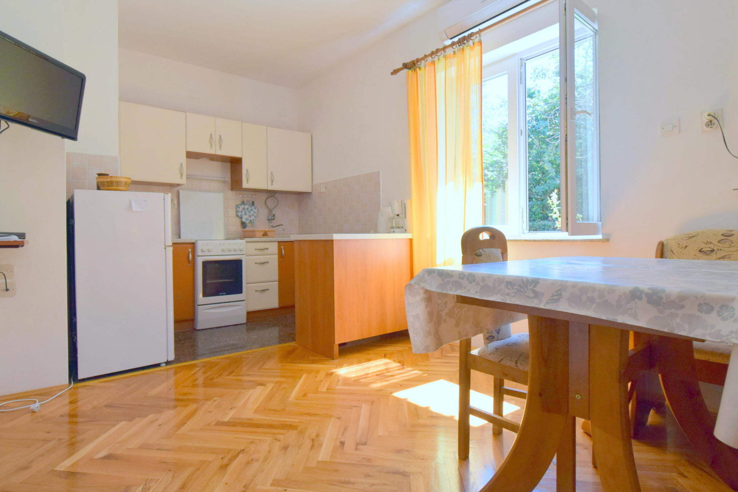 Apartments Jelka 62215-A1