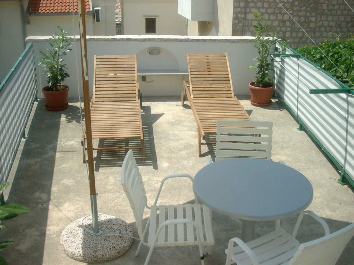 Apartments Cukarin 79662-A1