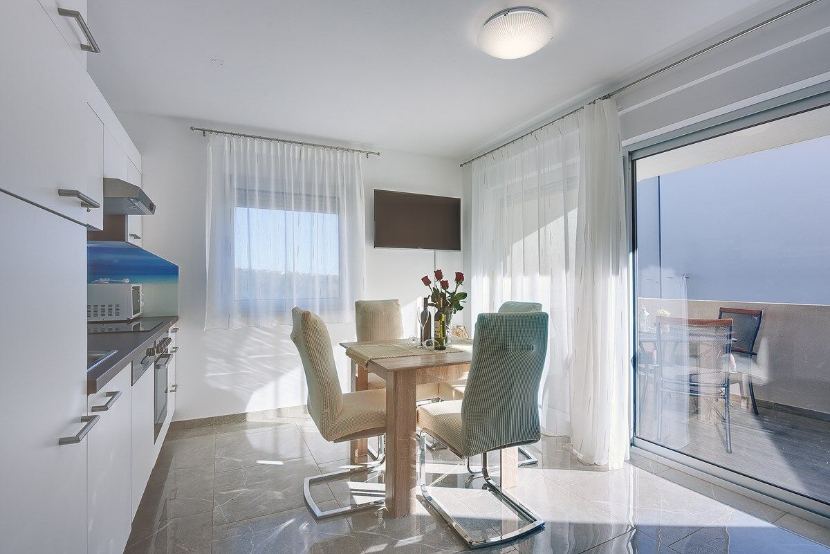 House Zoran 74195-A1