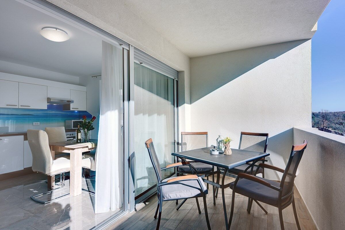 House Zoran 74195-A1