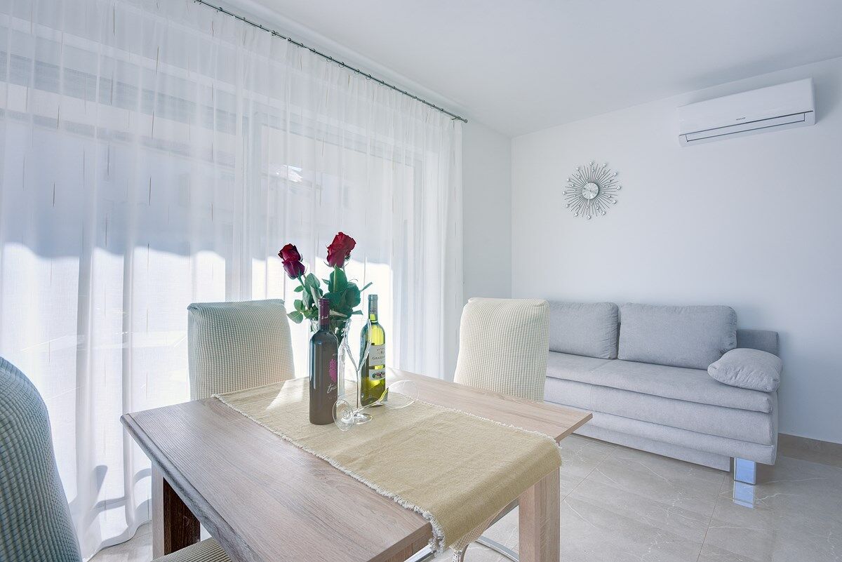 House Zoran 74195-A1