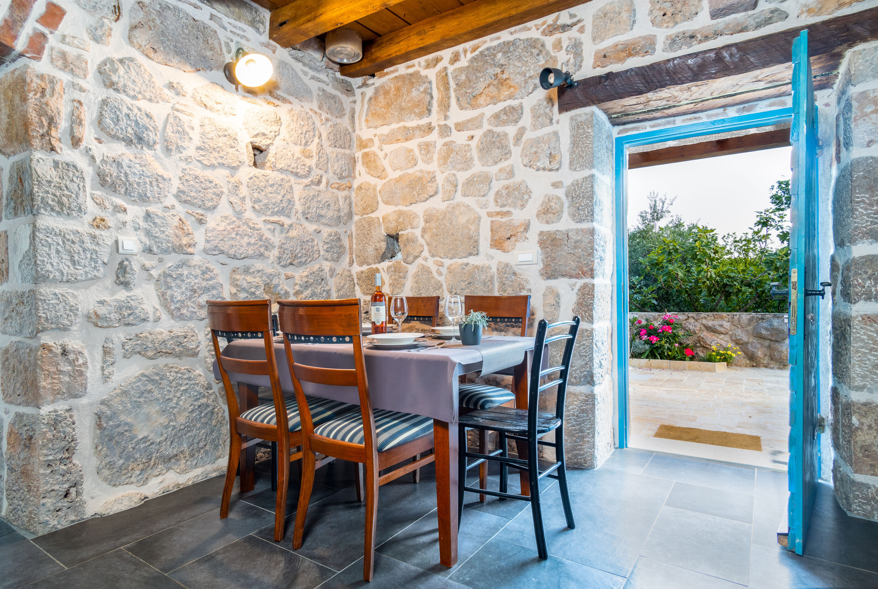 House GORANOVA KUĆA 79891-K1