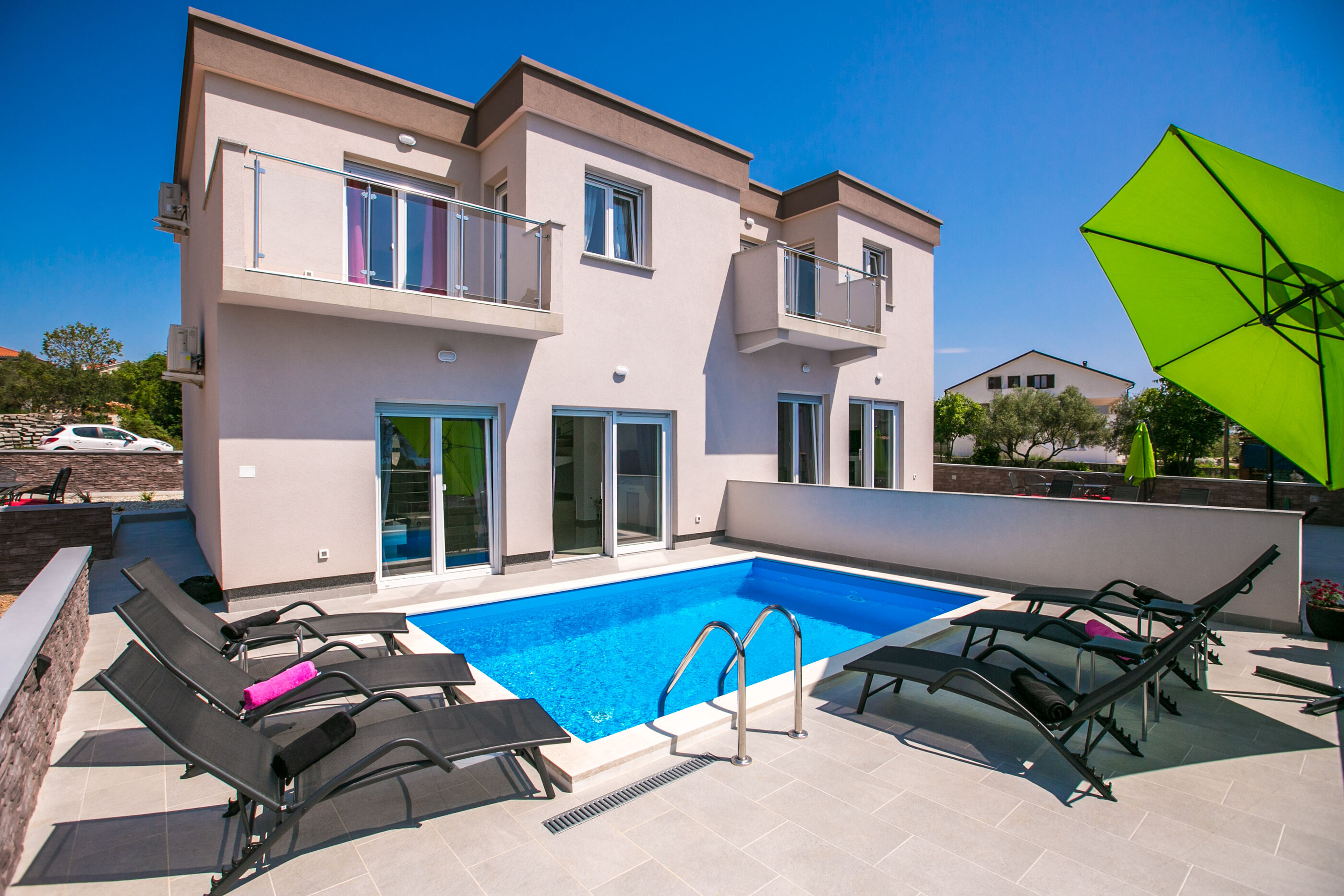 House Pink 62272-K1