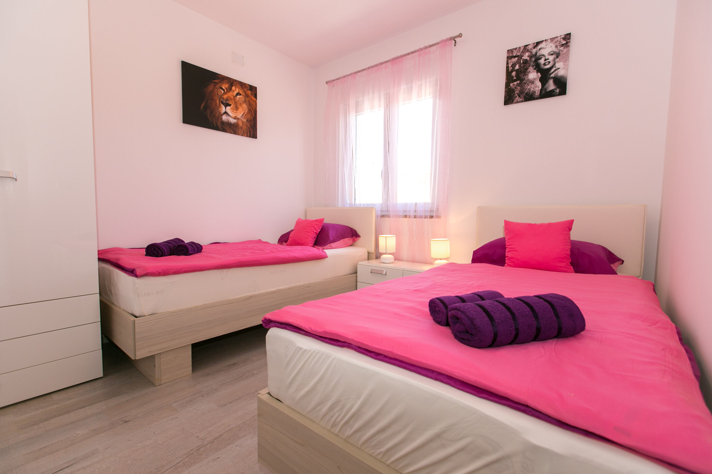 House Pink 62272-K1