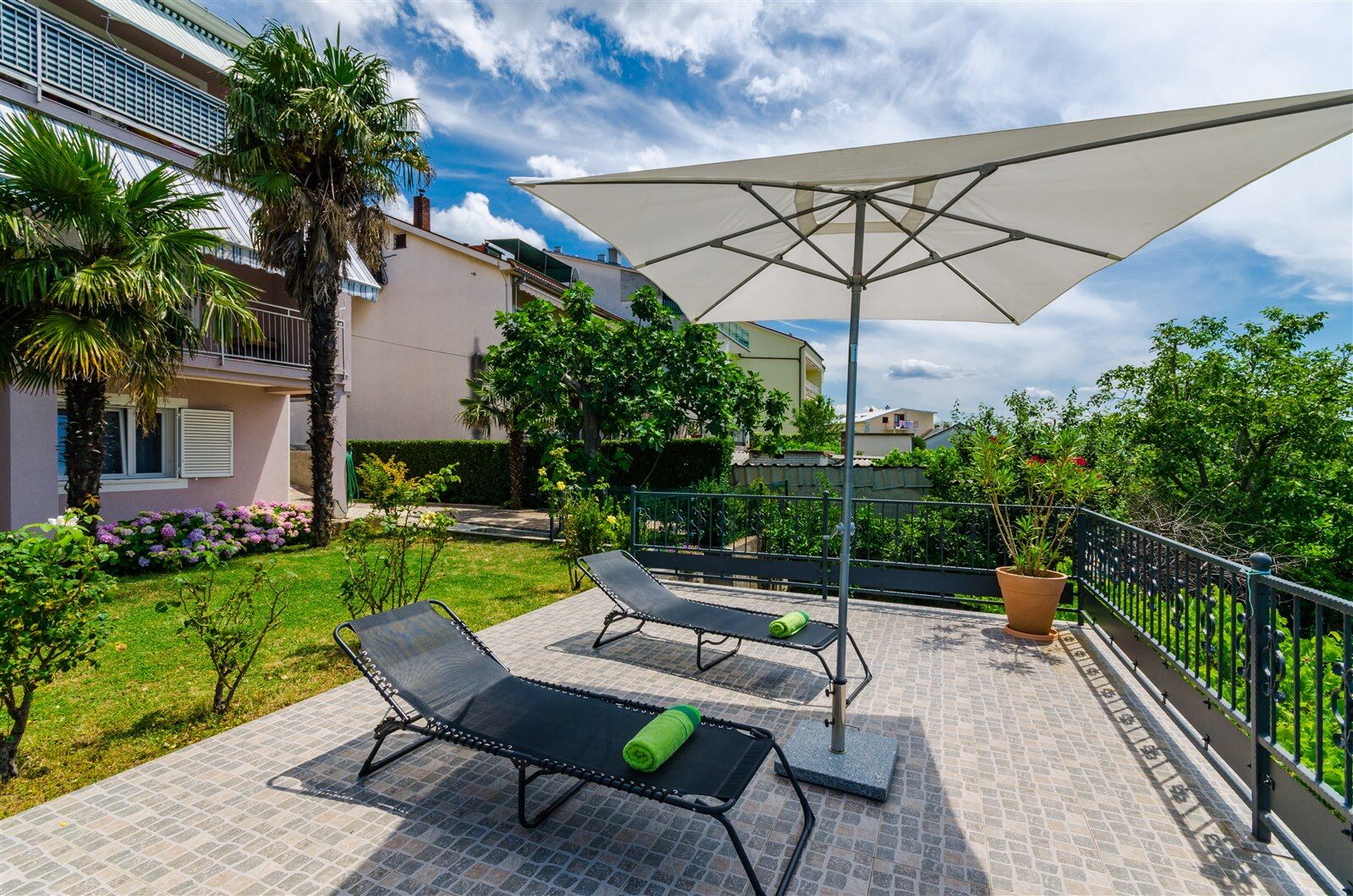 Apartments Rajna A1
