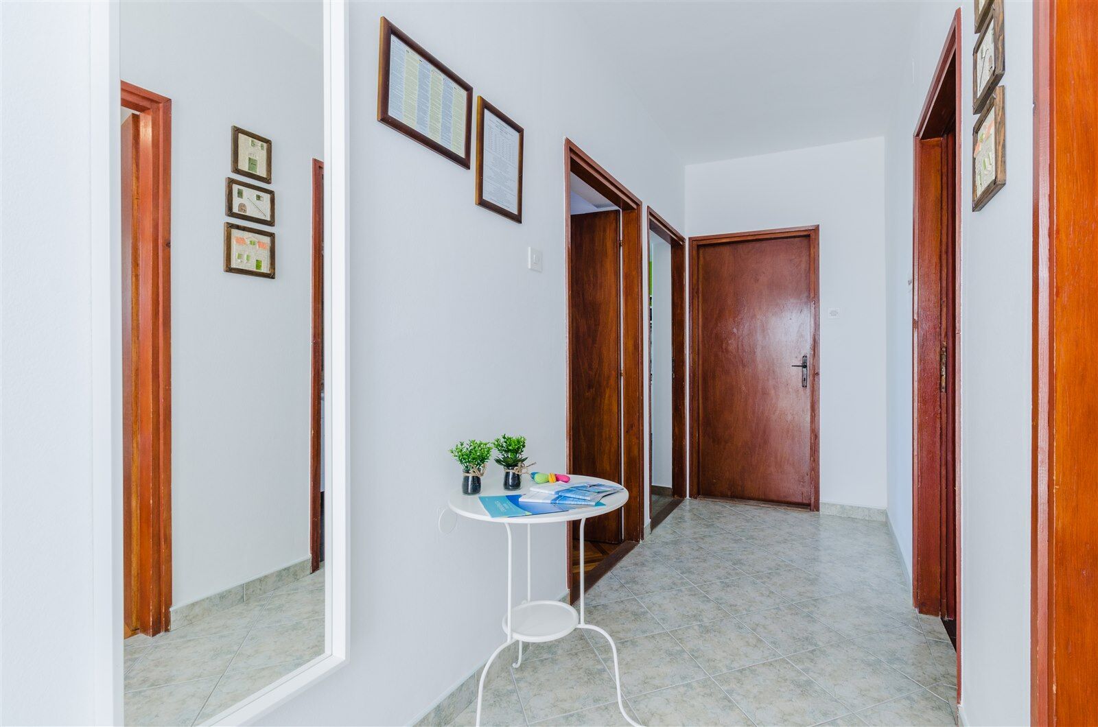 Apartments Rajna 80481-A1