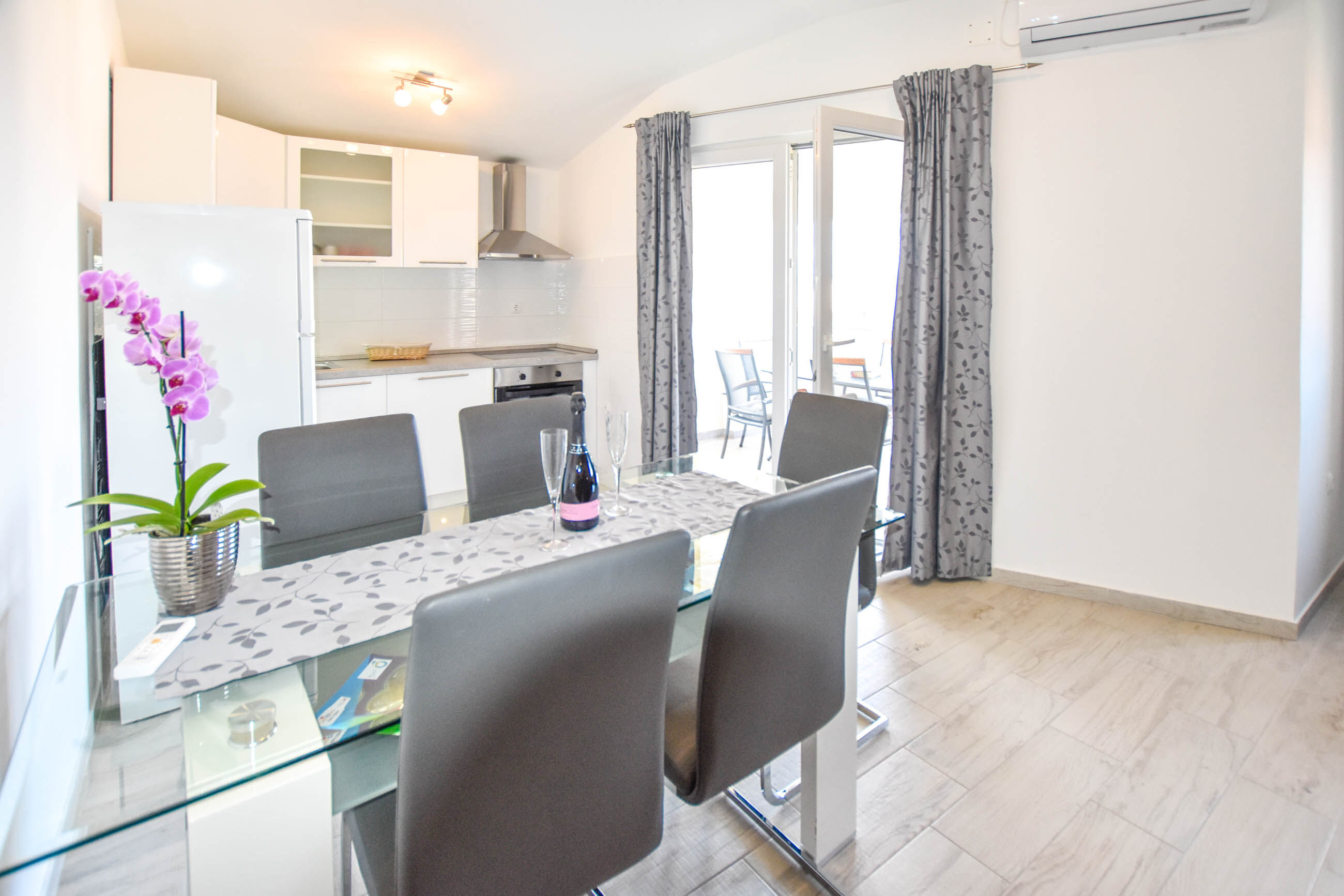 Apartments Aurora 74831-A3