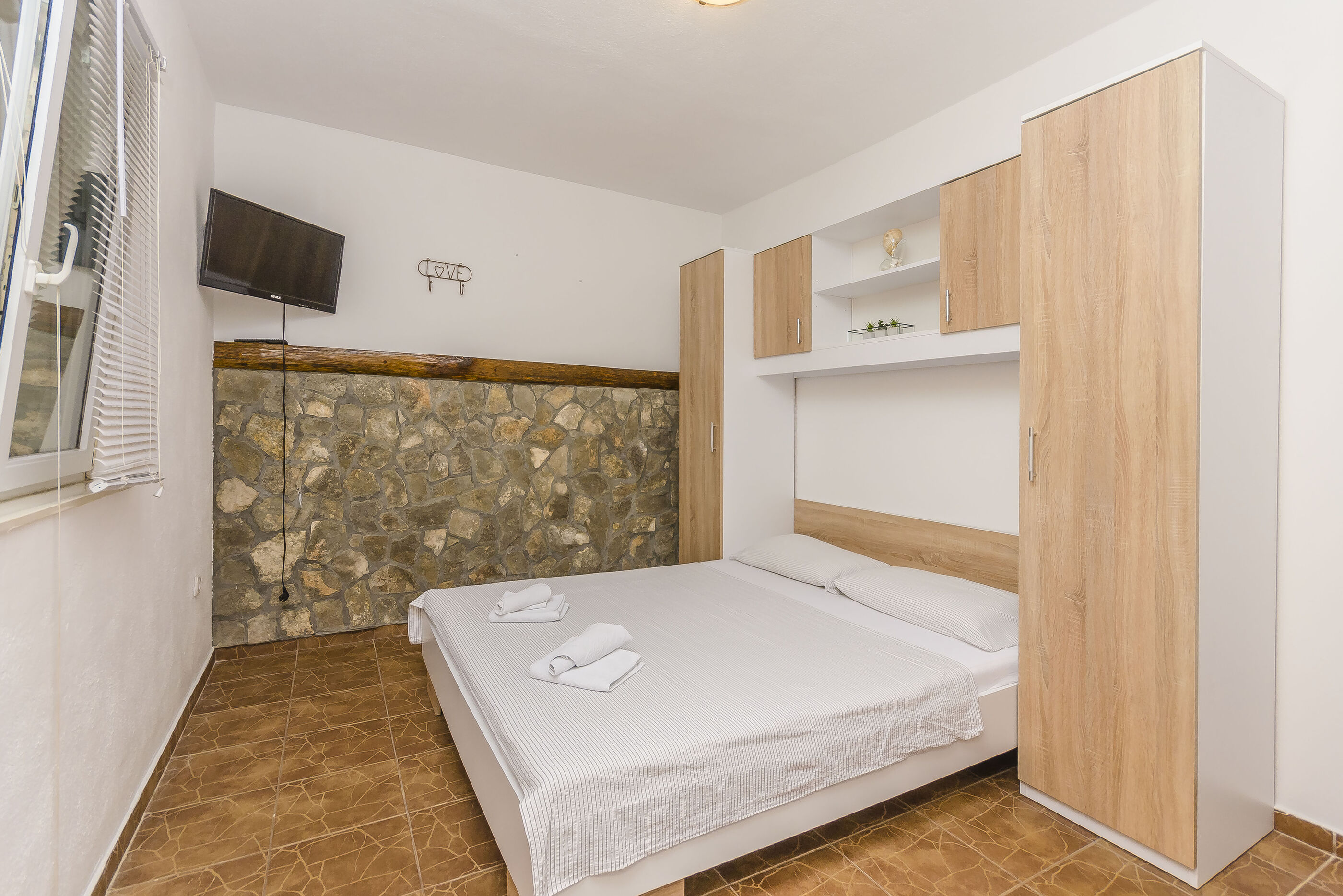 House Hacienda 80831-K1