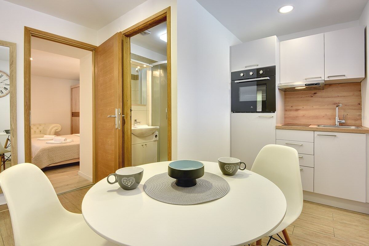 House Hodak 16589-A3