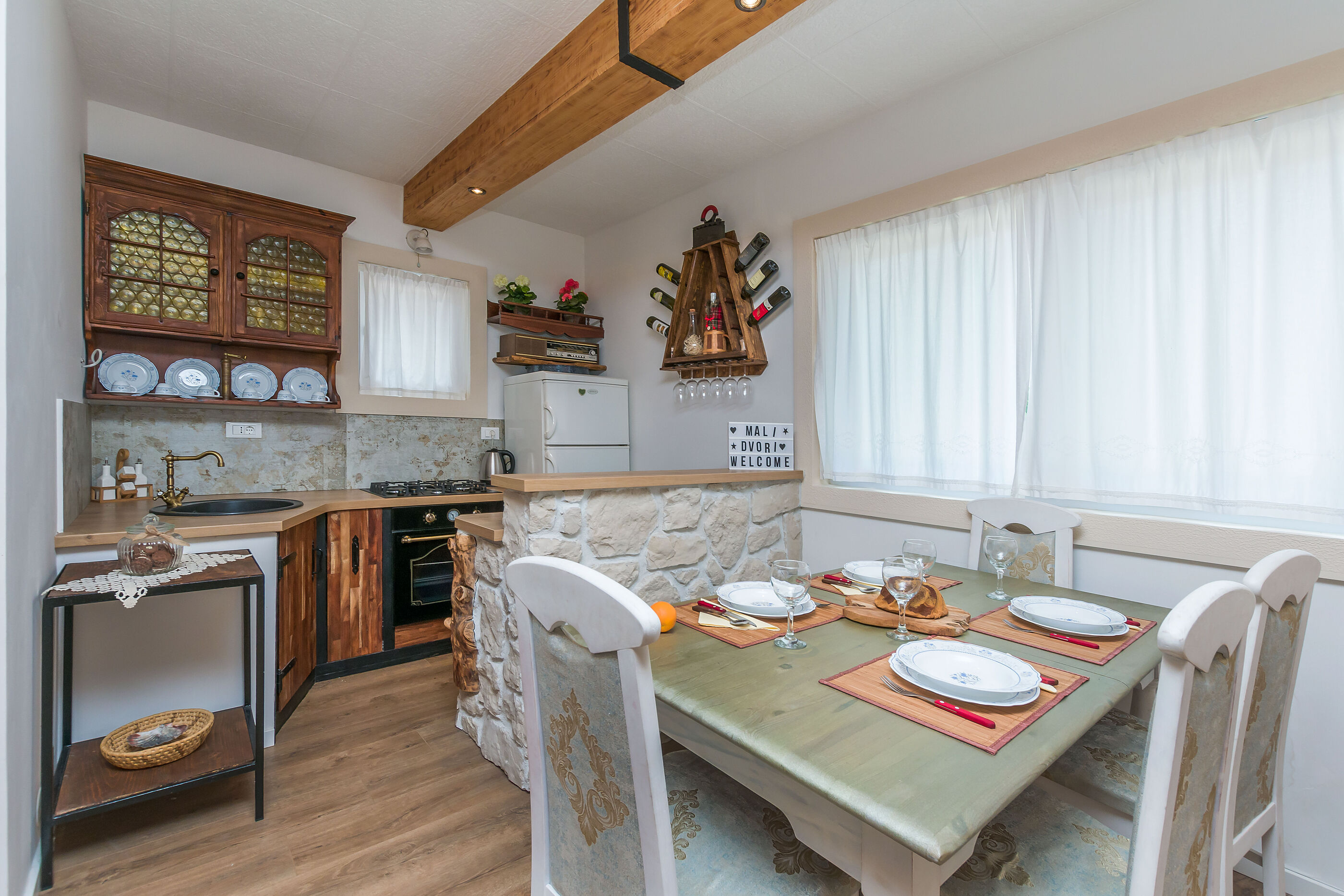 House Mali dvori 81161-K1