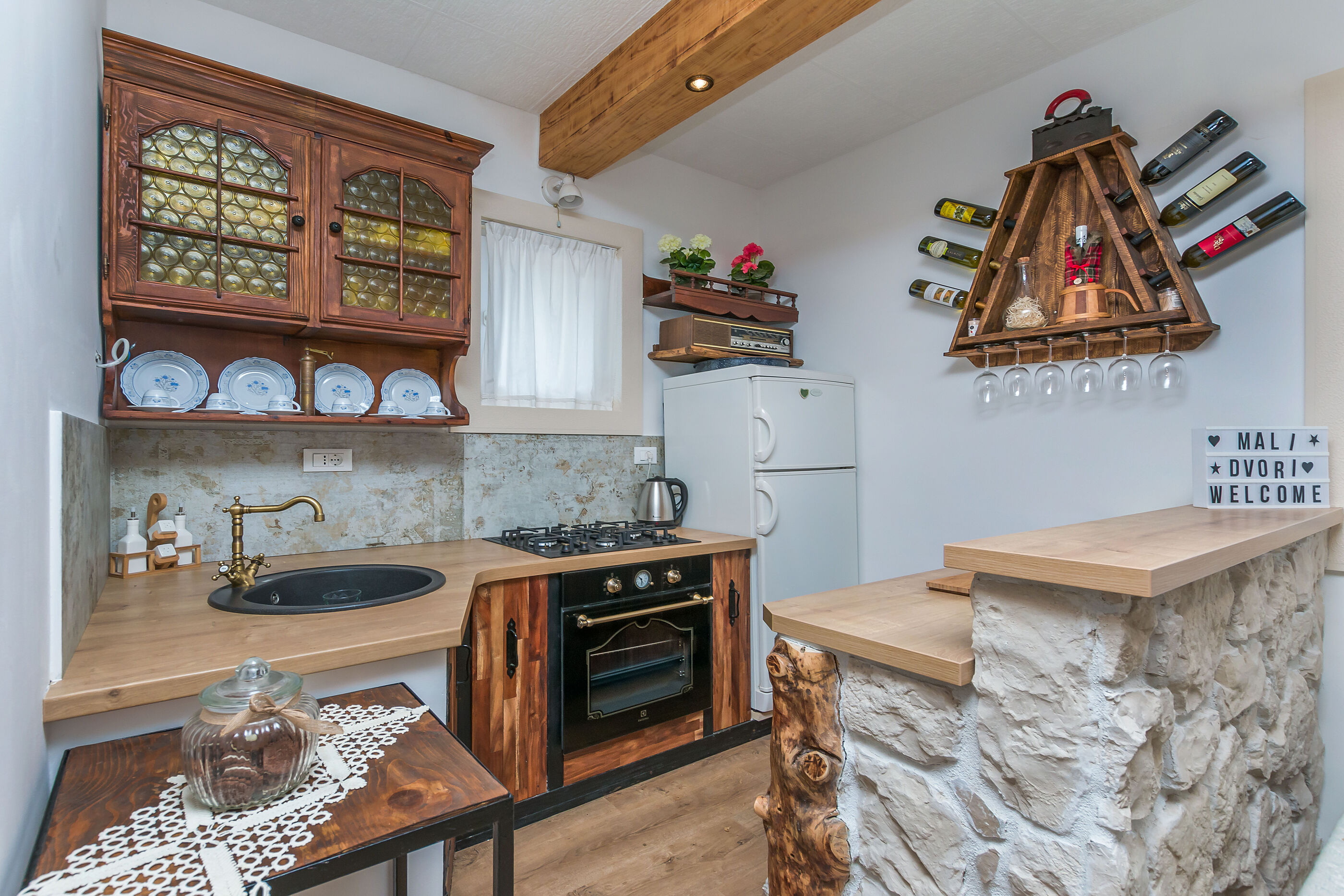 House Mali dvori 81161-K1