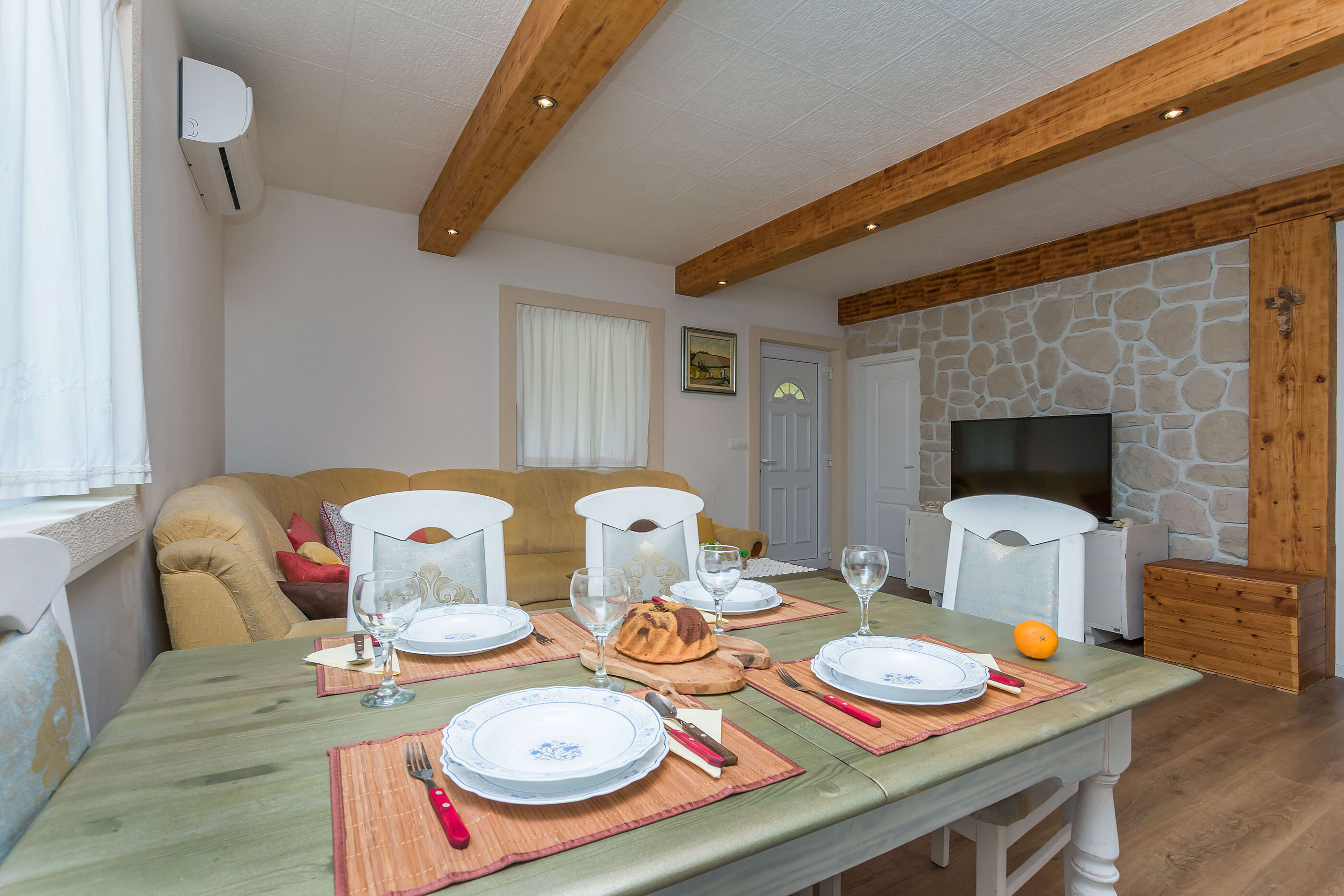 House Mali dvori 81161-K1