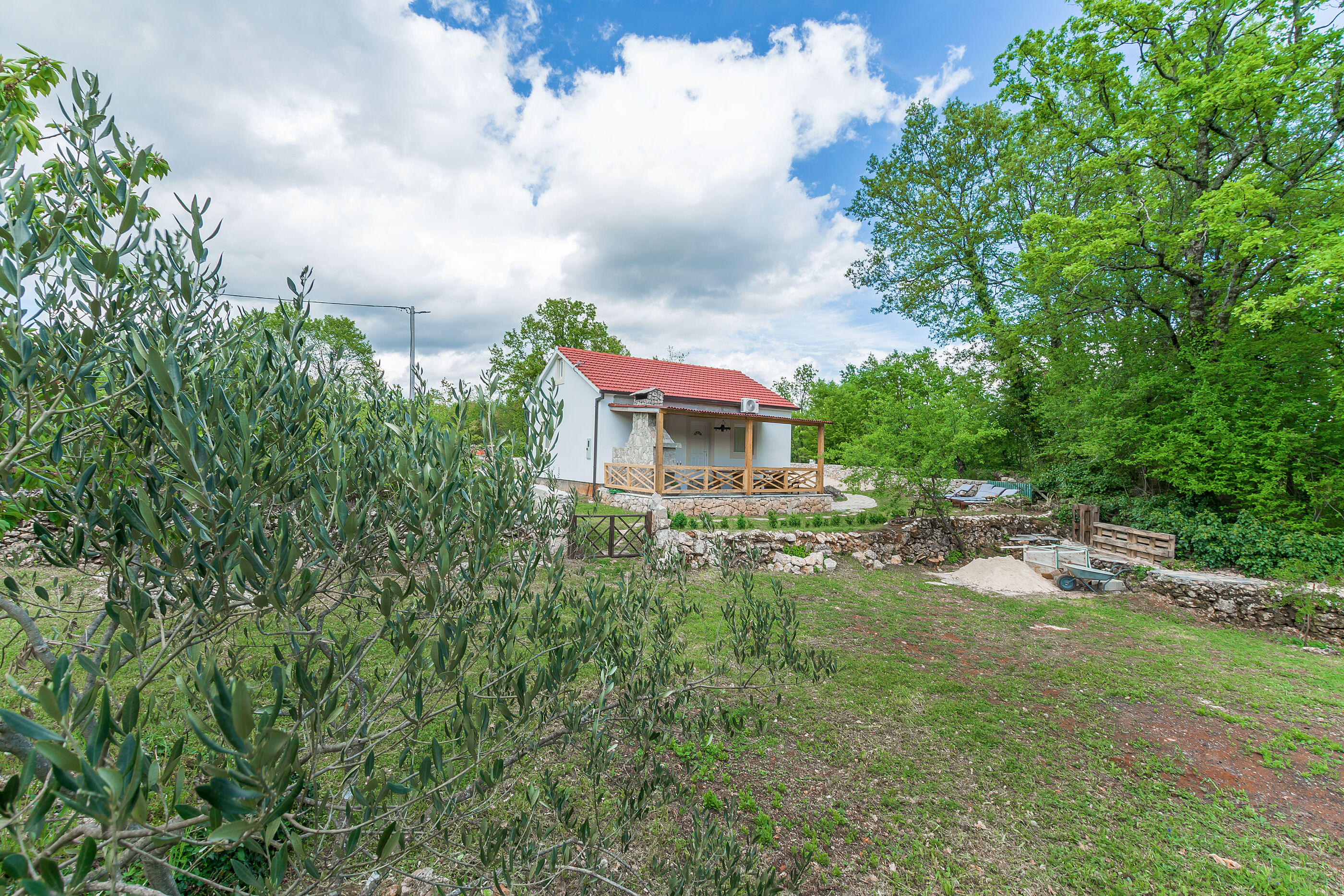 House Mali dvori 81161-K1
