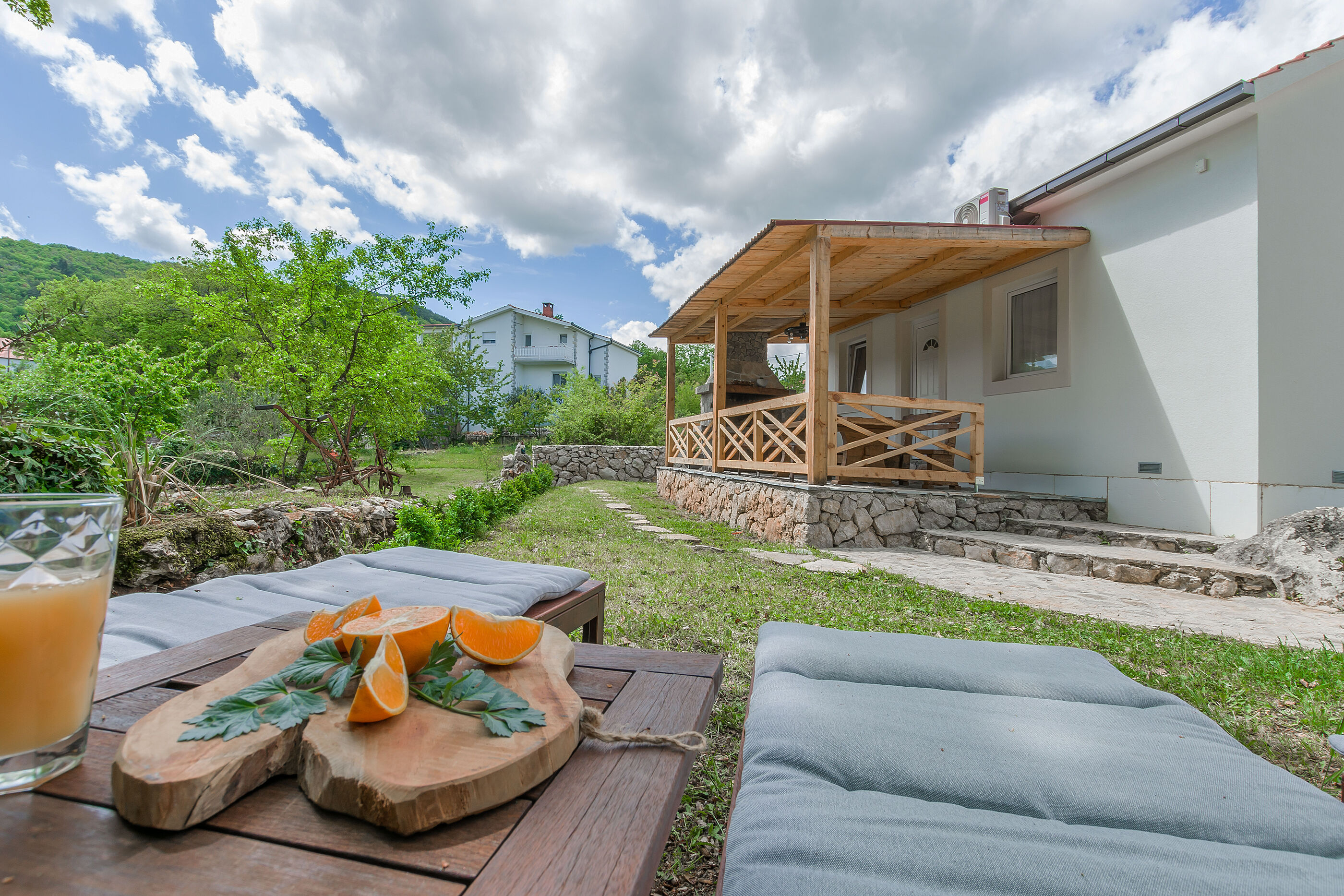 House Mali dvori 81161-K1