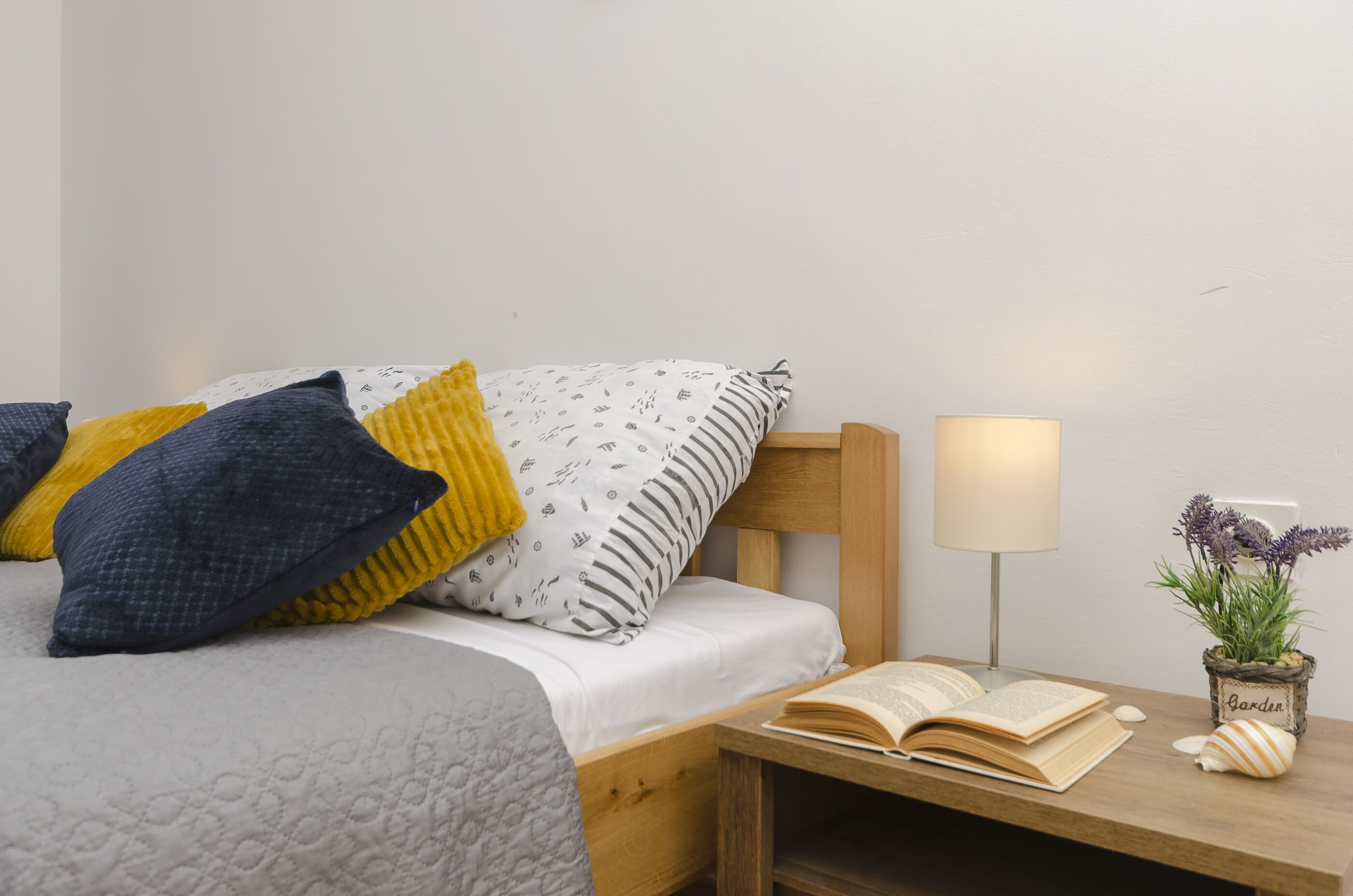 Apartments Ivana 81281-A1