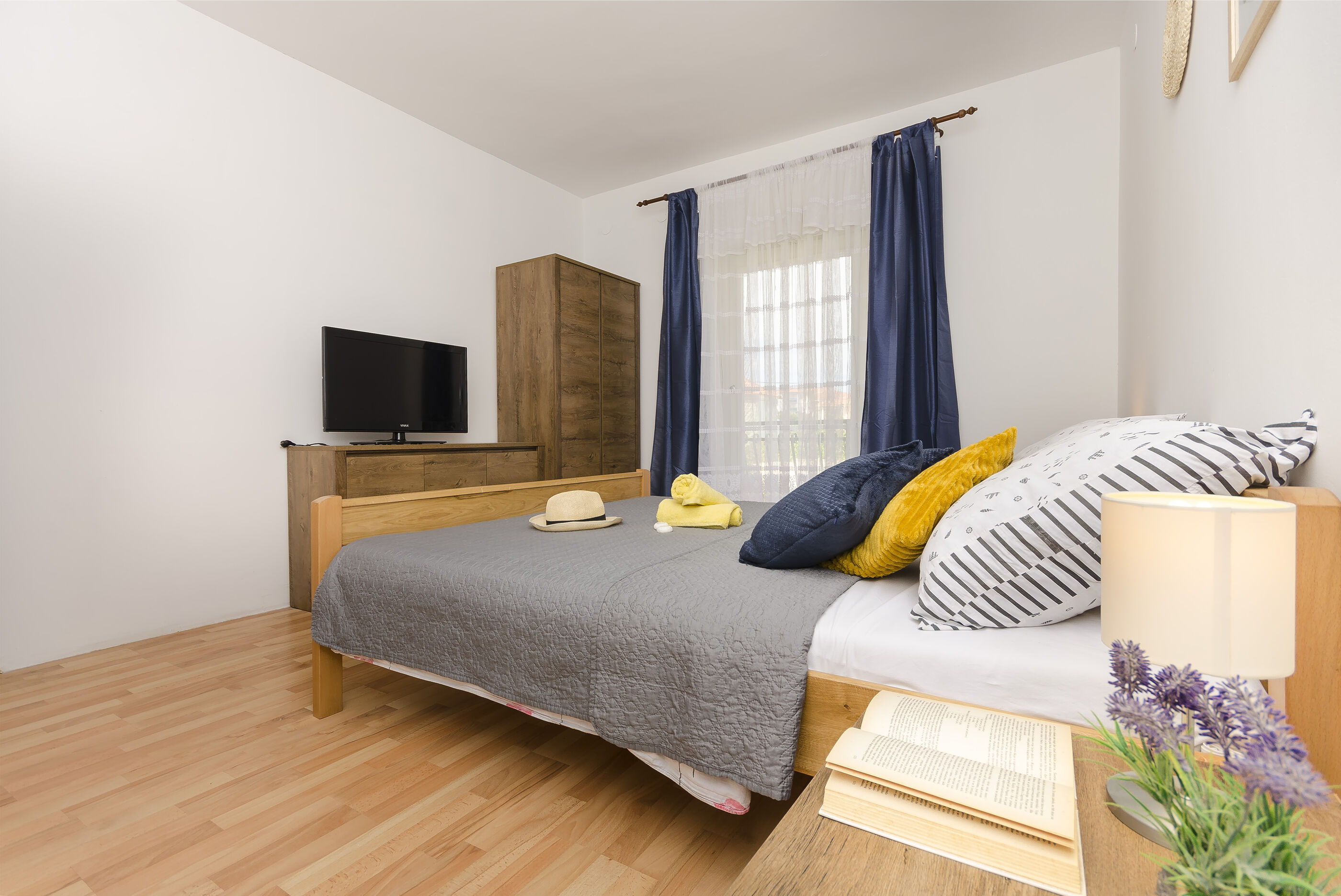 Apartments Ivana 81281-A1