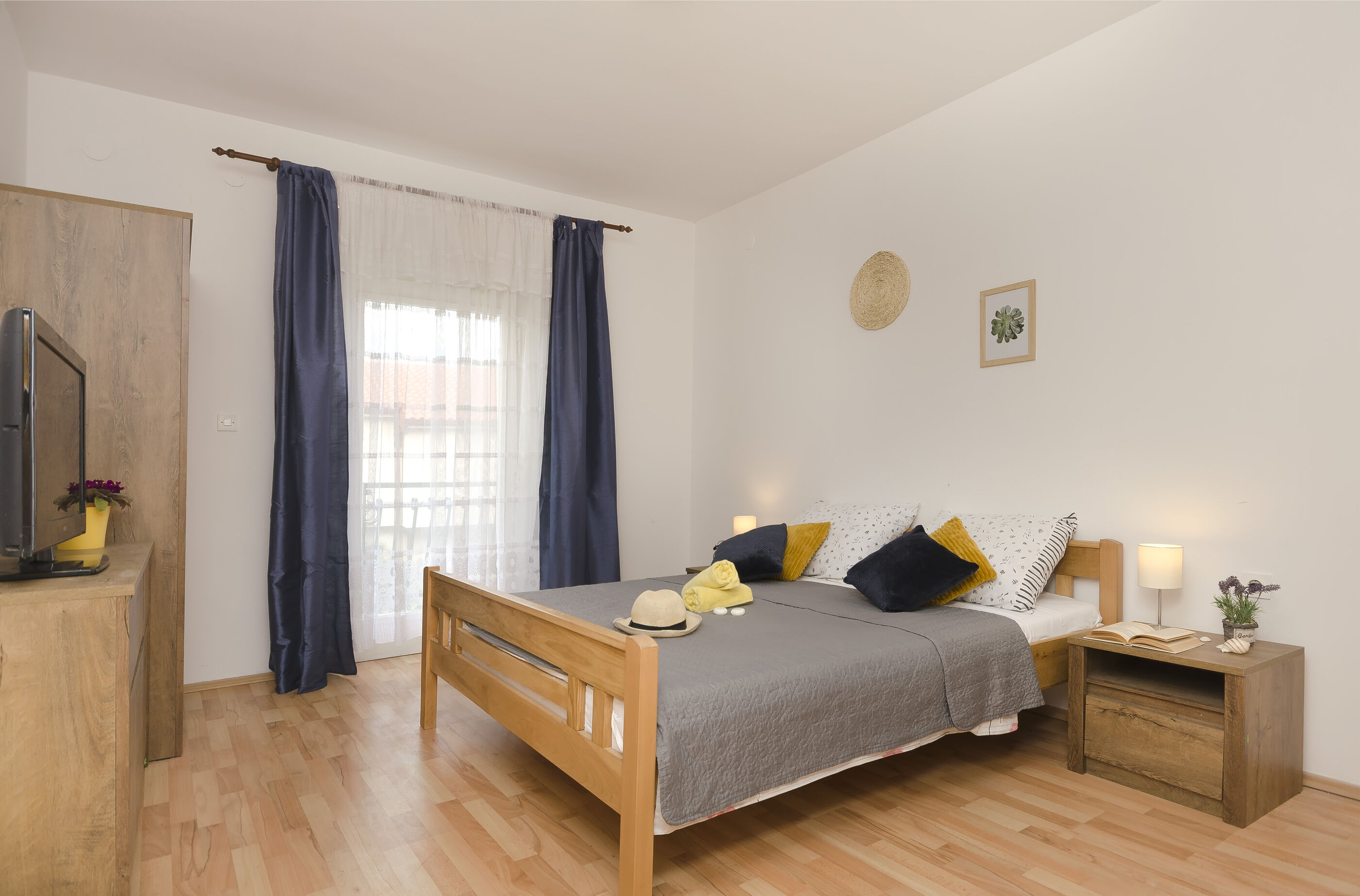 Apartments Ivana 81281-A1