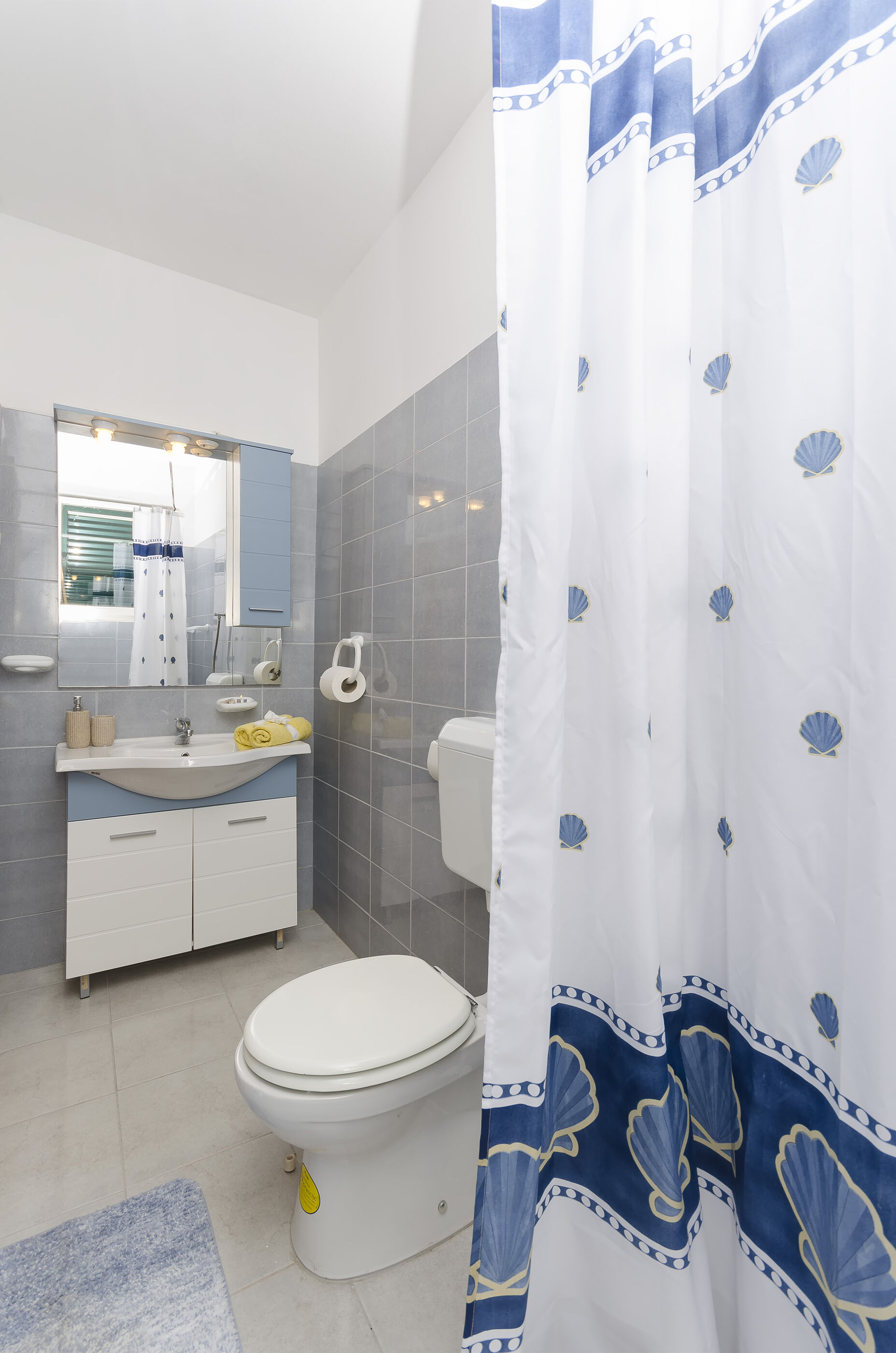 Apartments Ivana 81281-A1