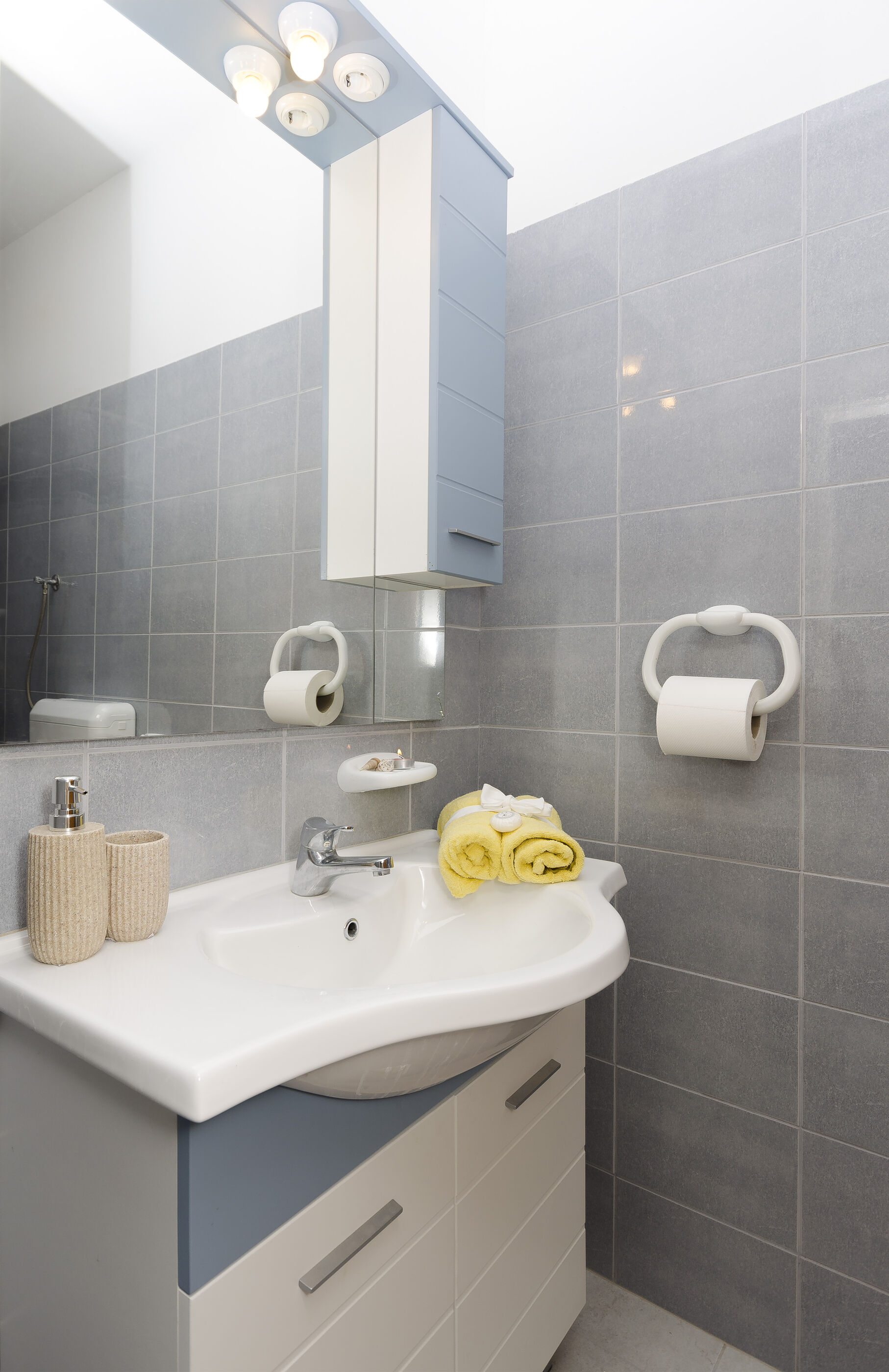 Apartments Ivana 81281-A1