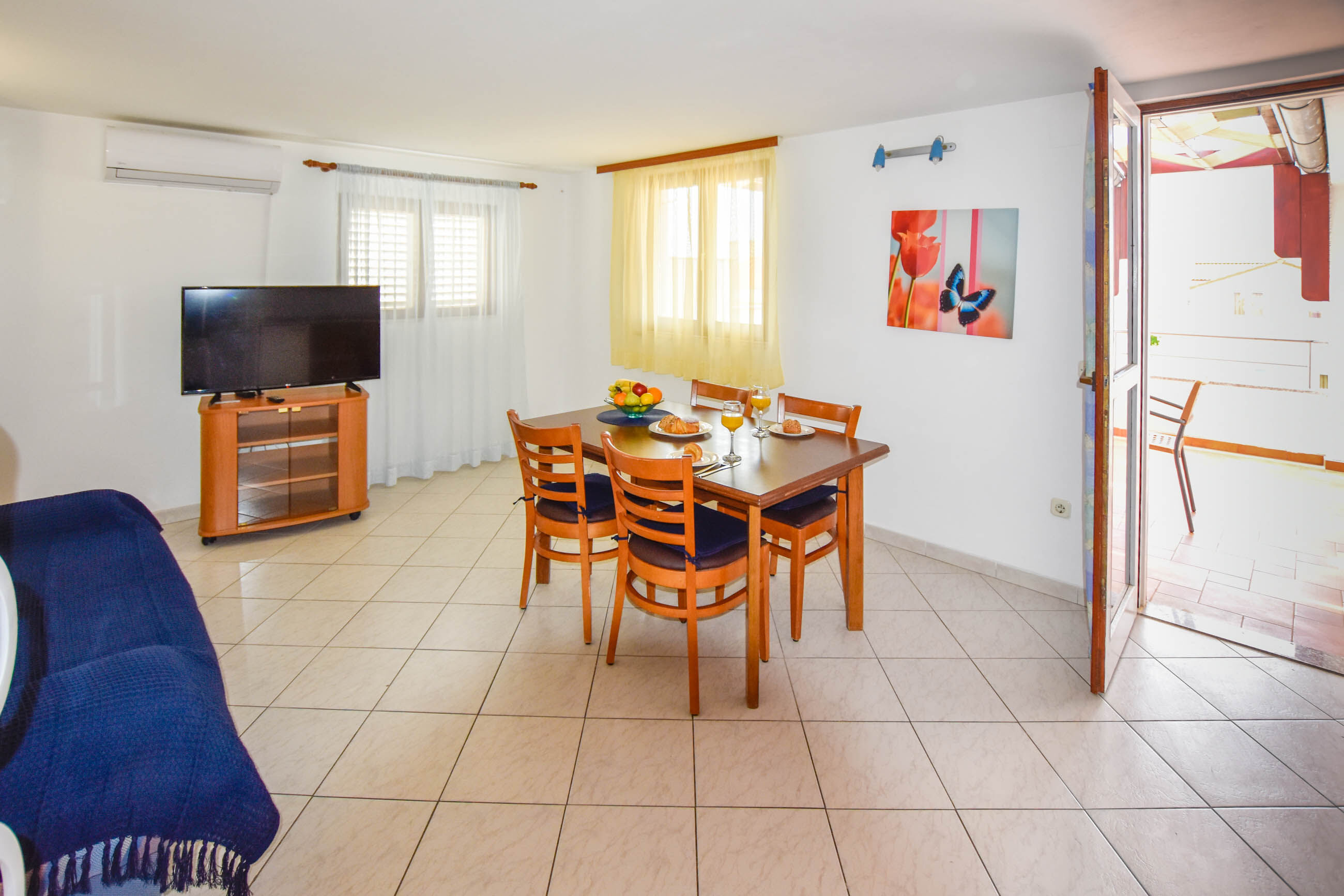 Apartments Jacqueline 81301-A4