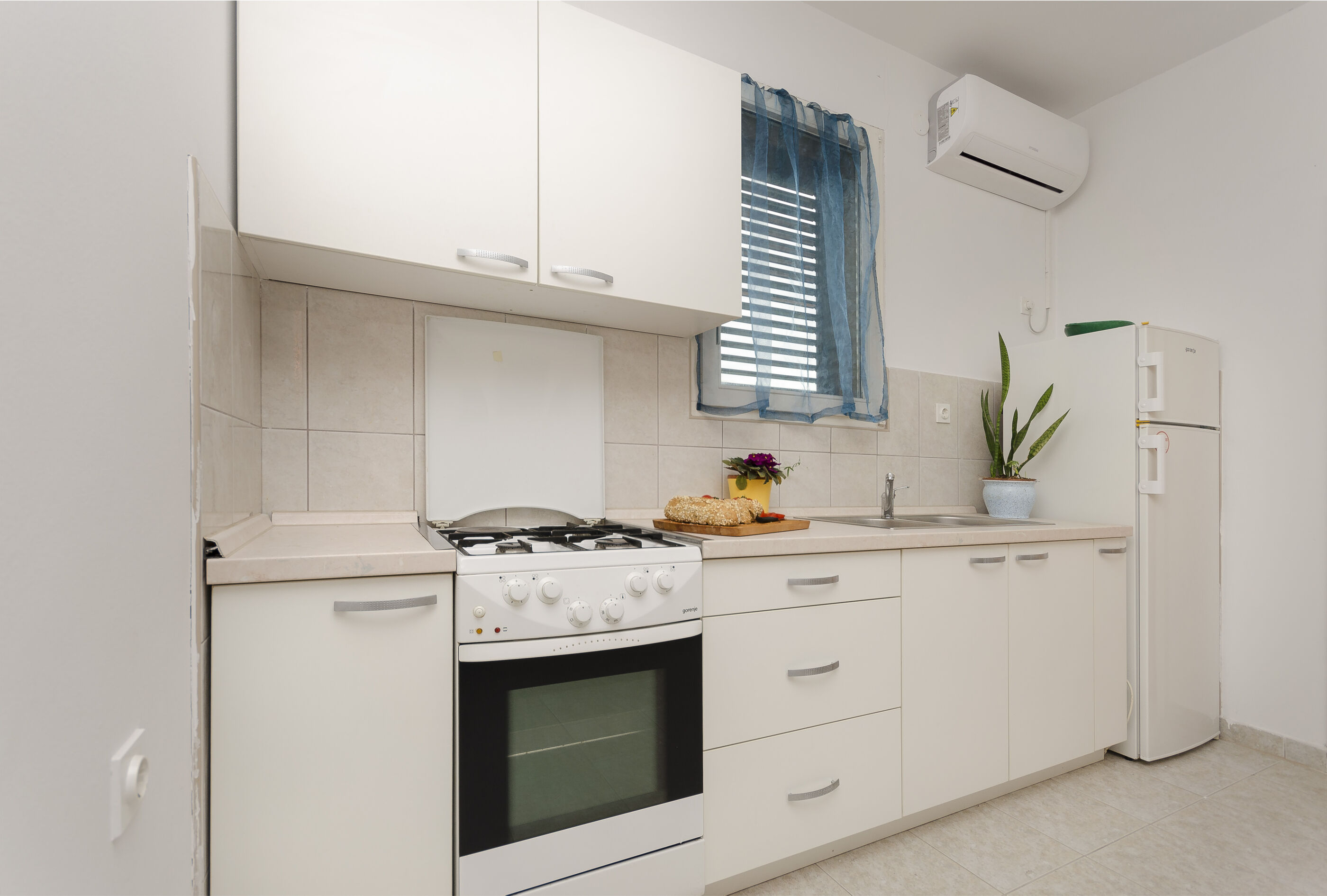 Apartments Ivana 81281-A2