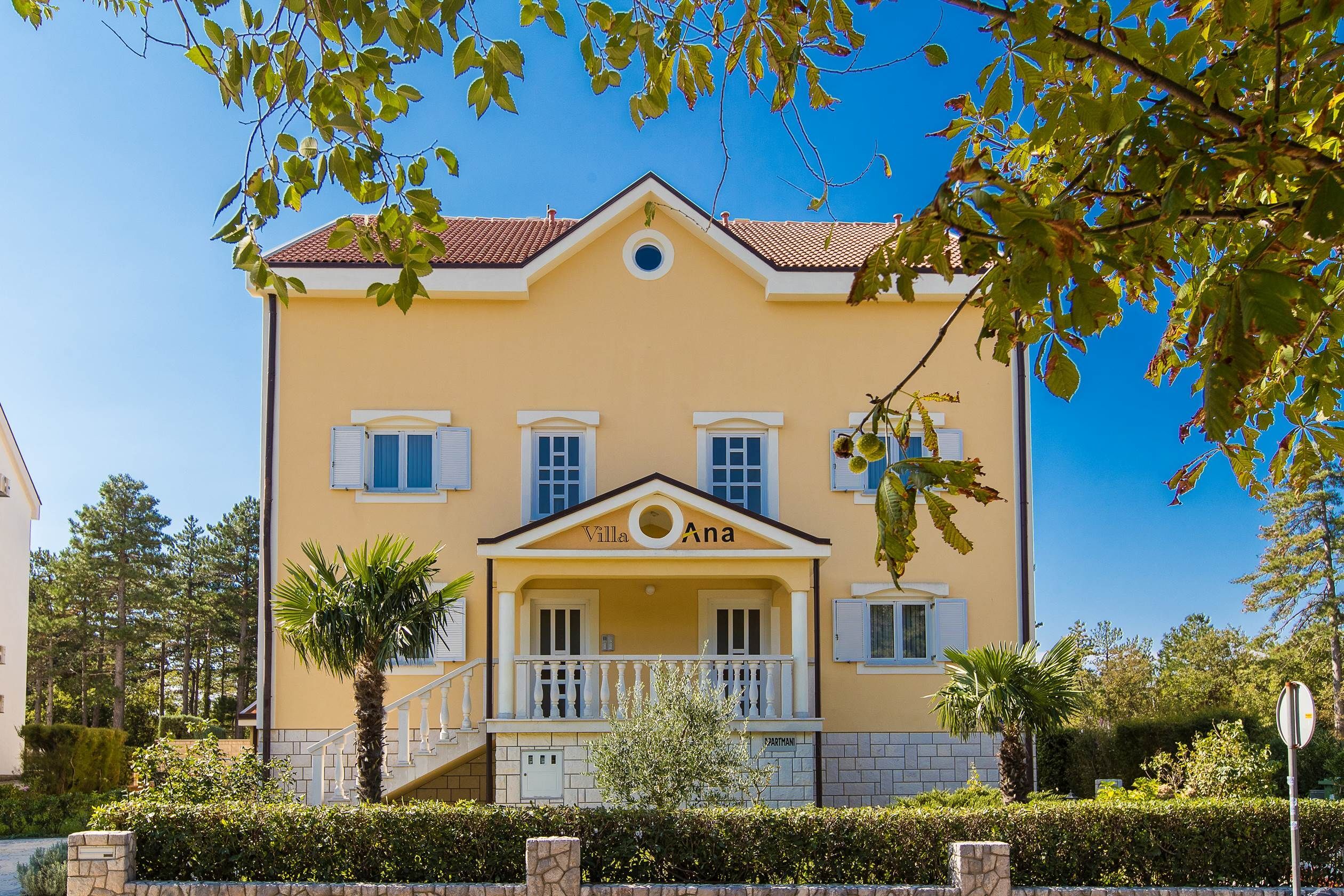 Apartments Villa Anne 81411-A3