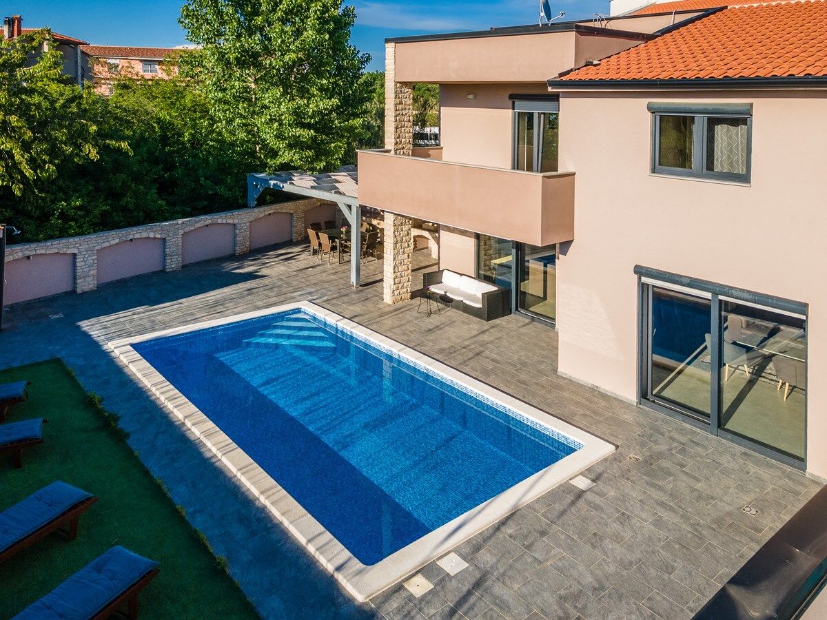 Villa Nika 73945-K1