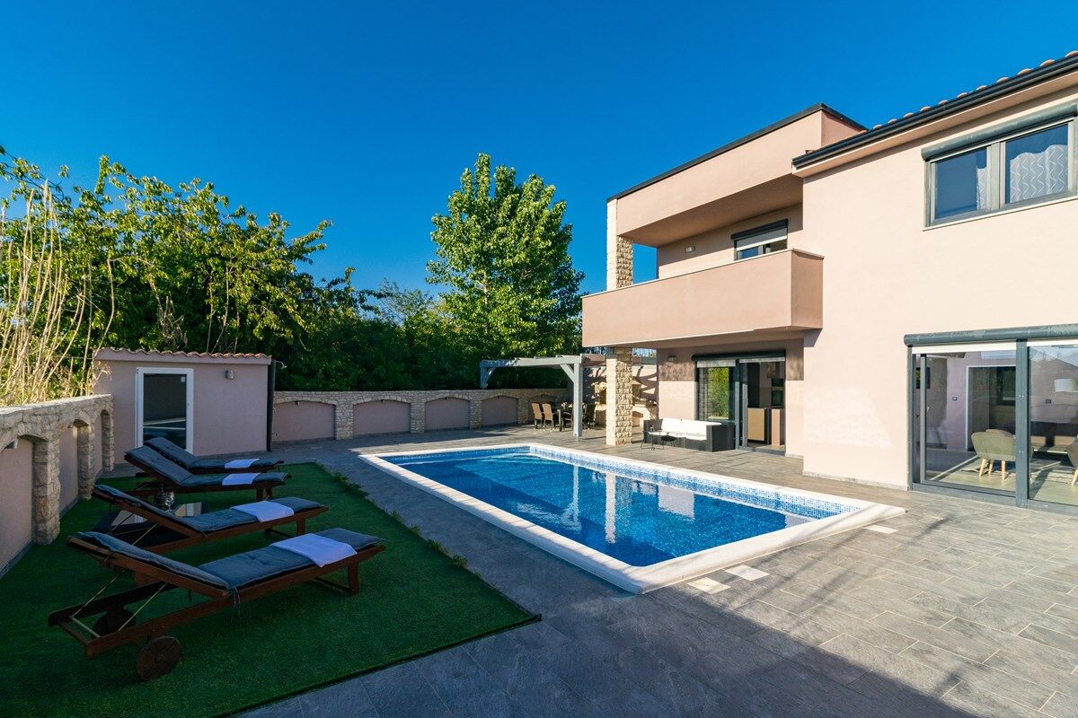 Villa Nika 73945-K1