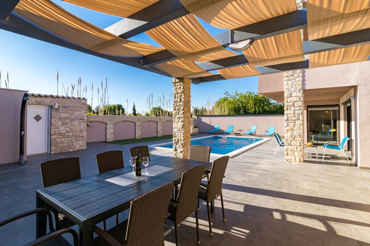Villa Christine 74182-K1
