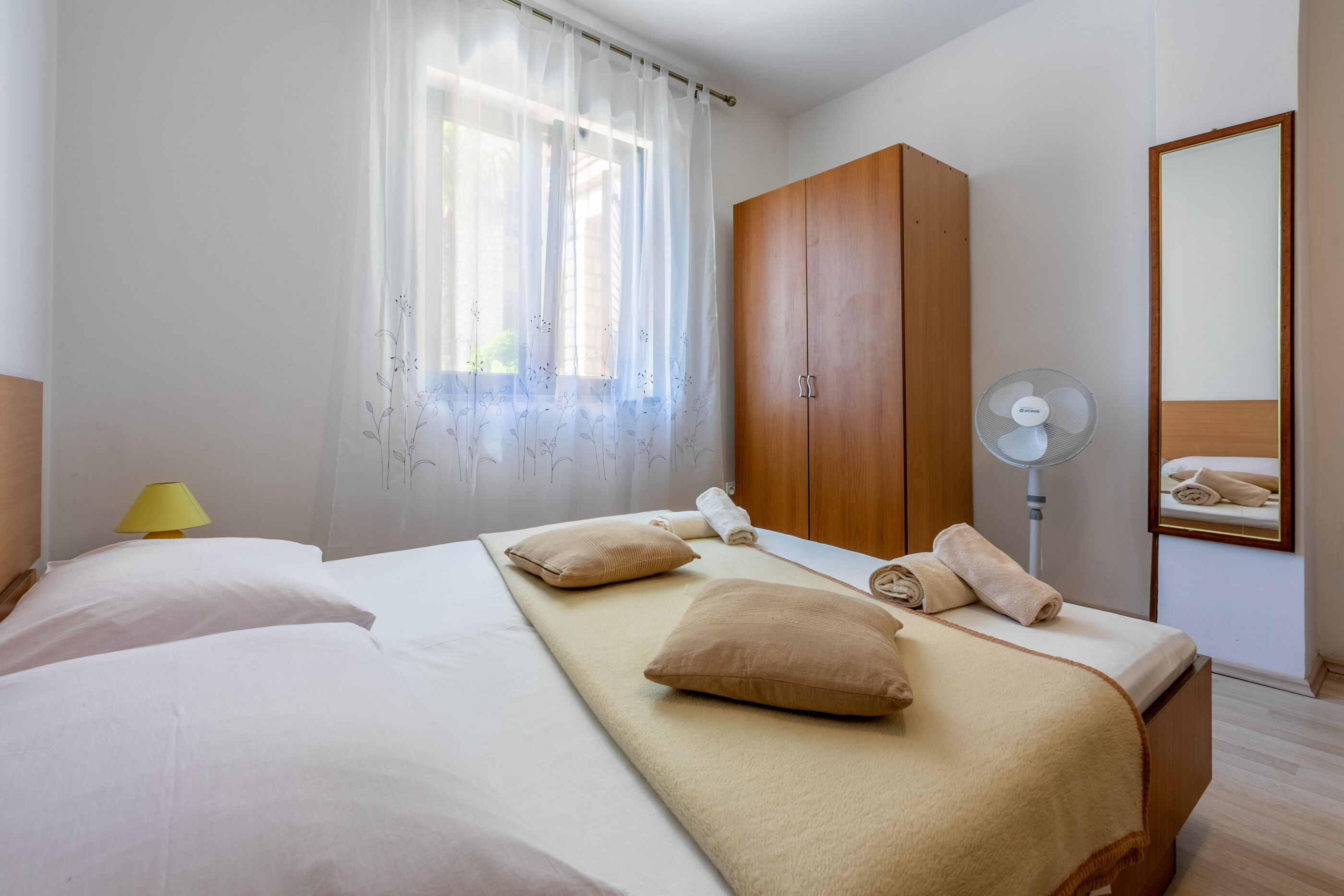 Apartments and Room Ružica 60661-A4