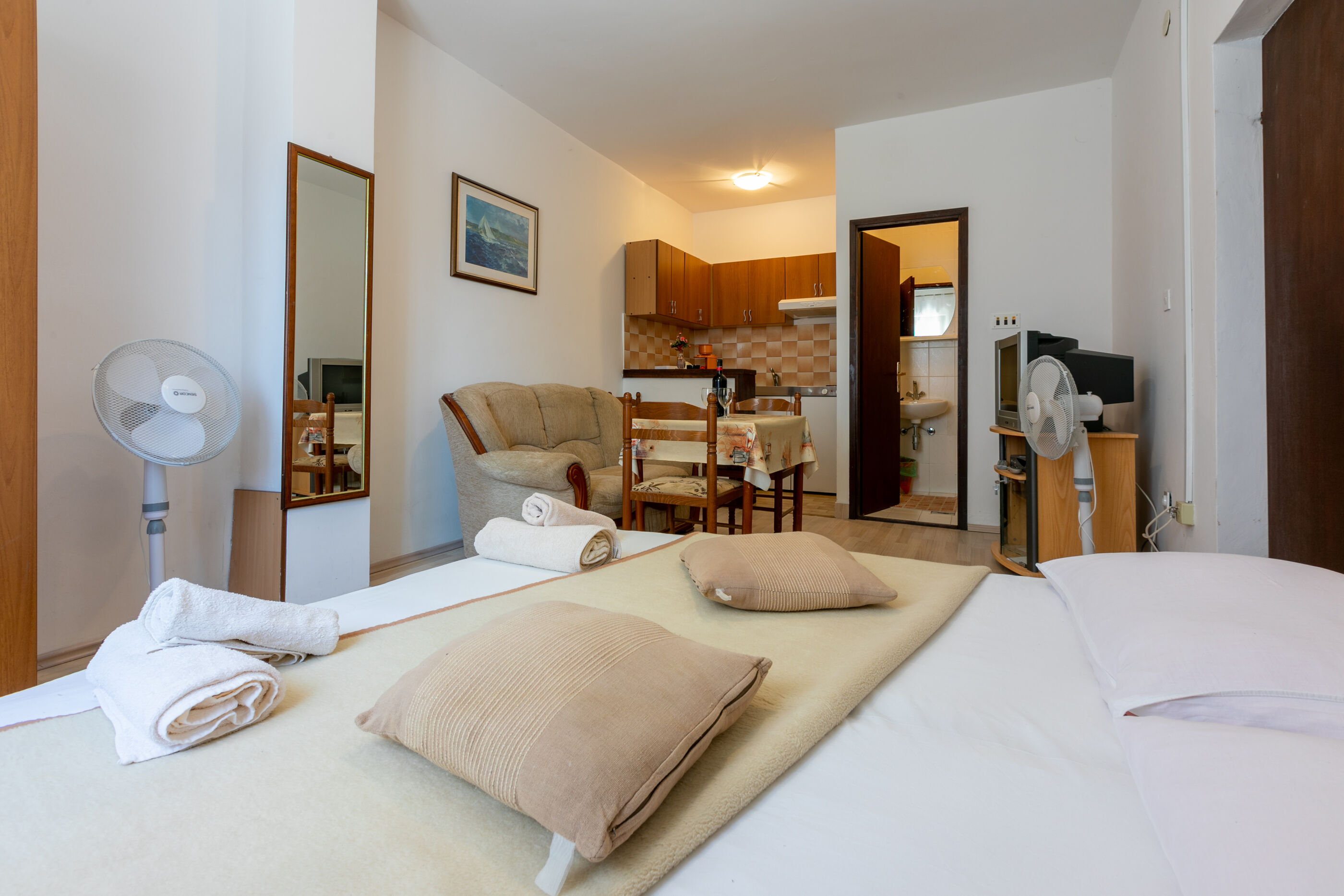 Apartments and Room Ružica 60661-A4