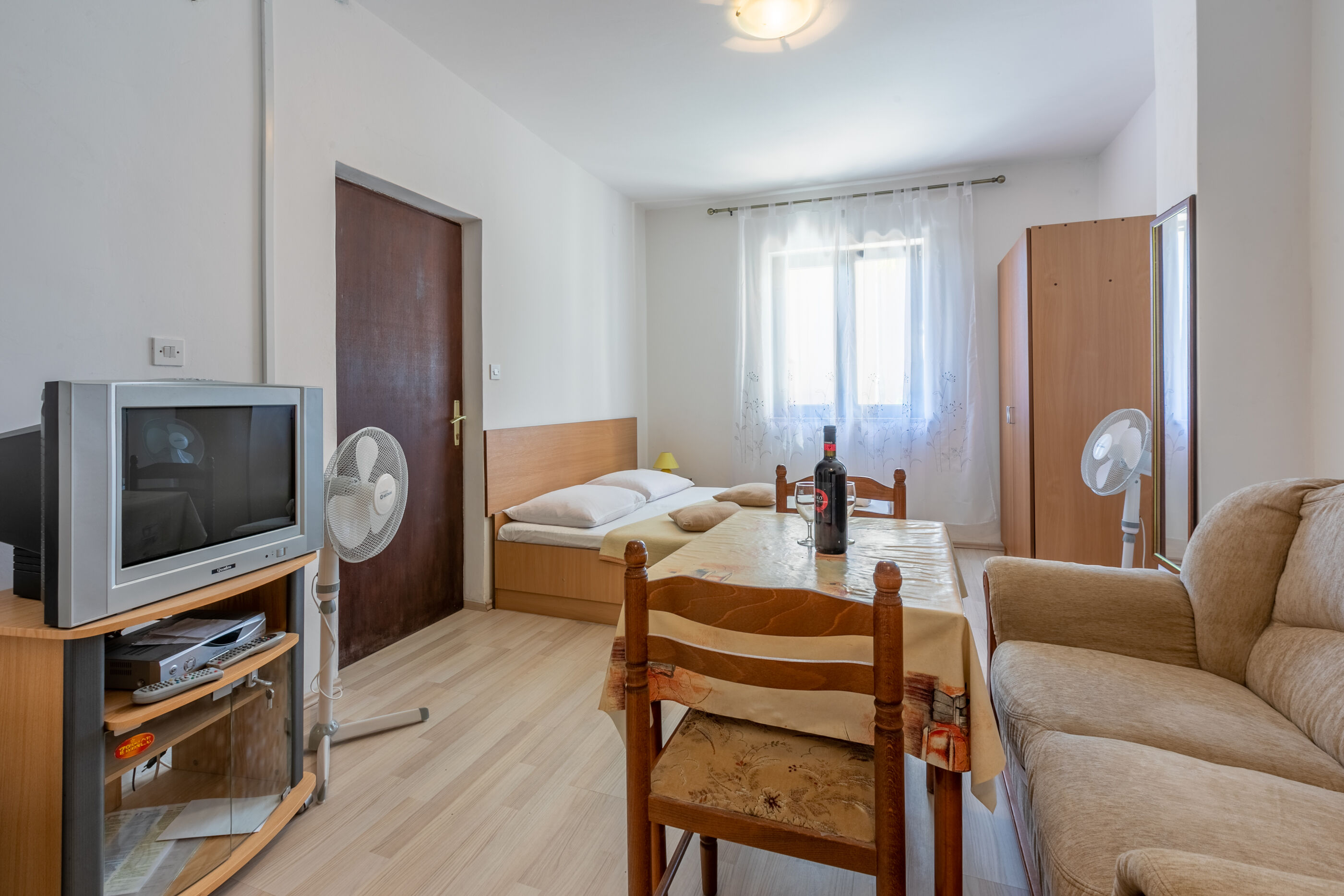 Apartments and Room Ružica 60661-A4