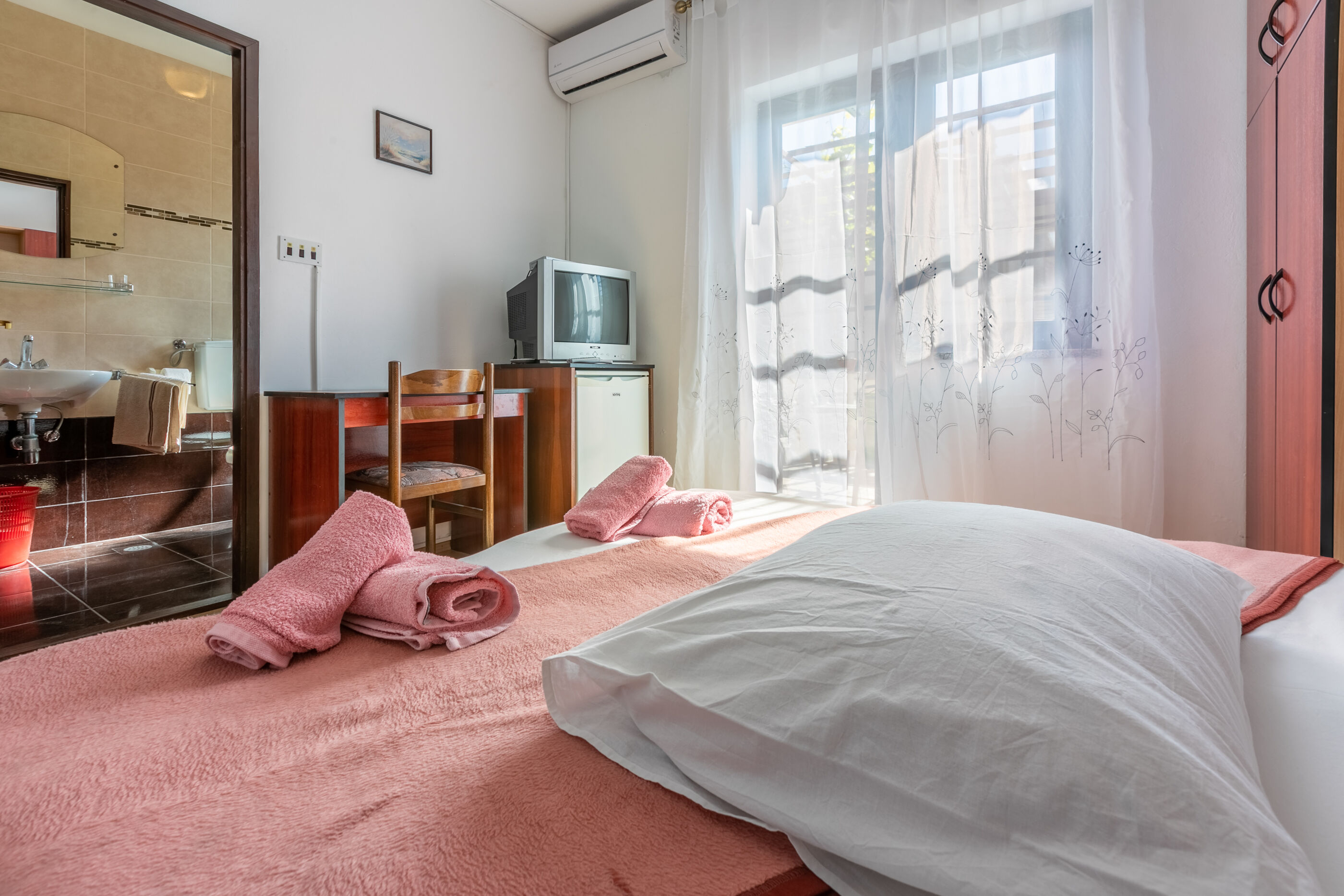 Apartments and Room Ružica 60661-S1