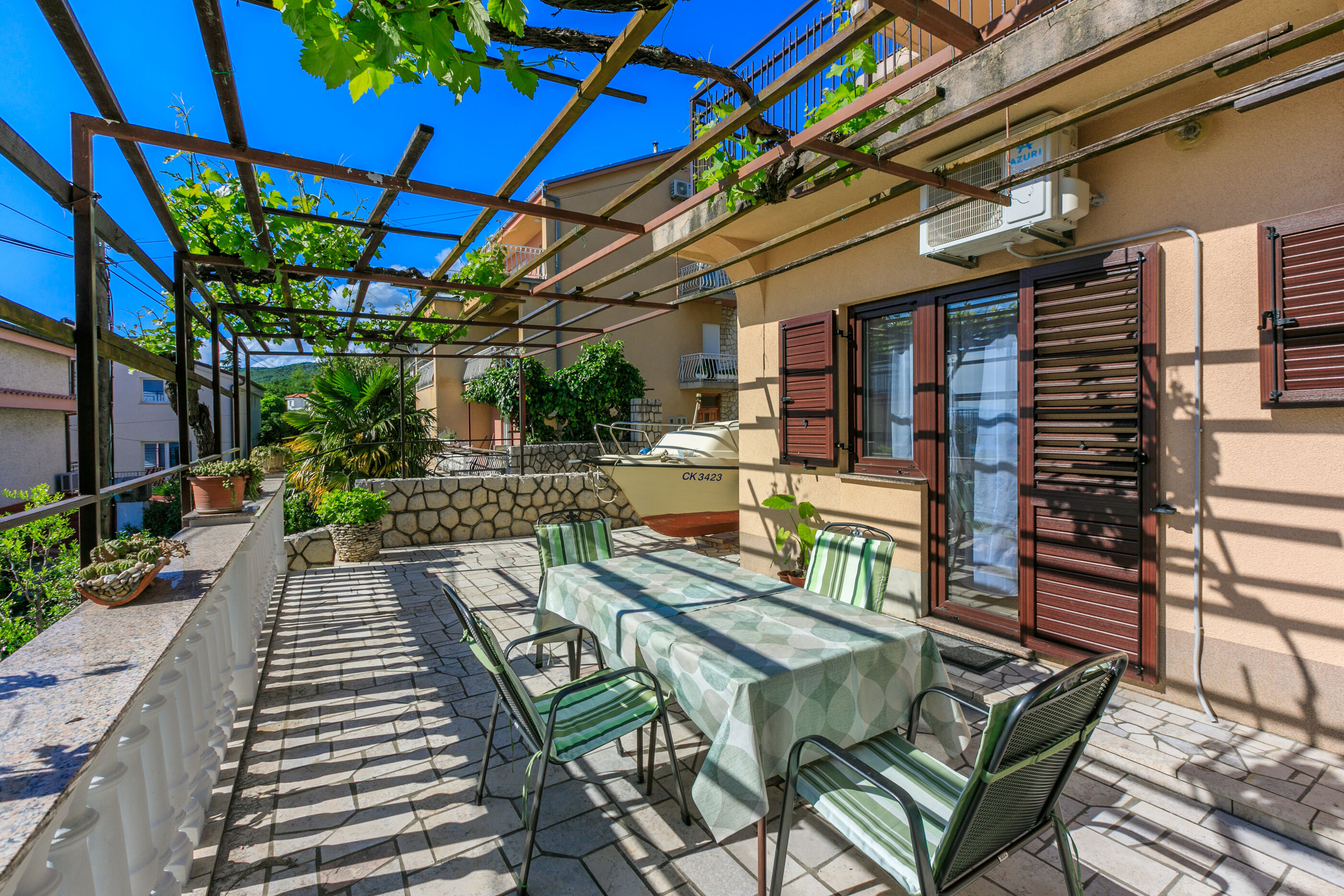 Apartments and Room Ružica 60661-S1