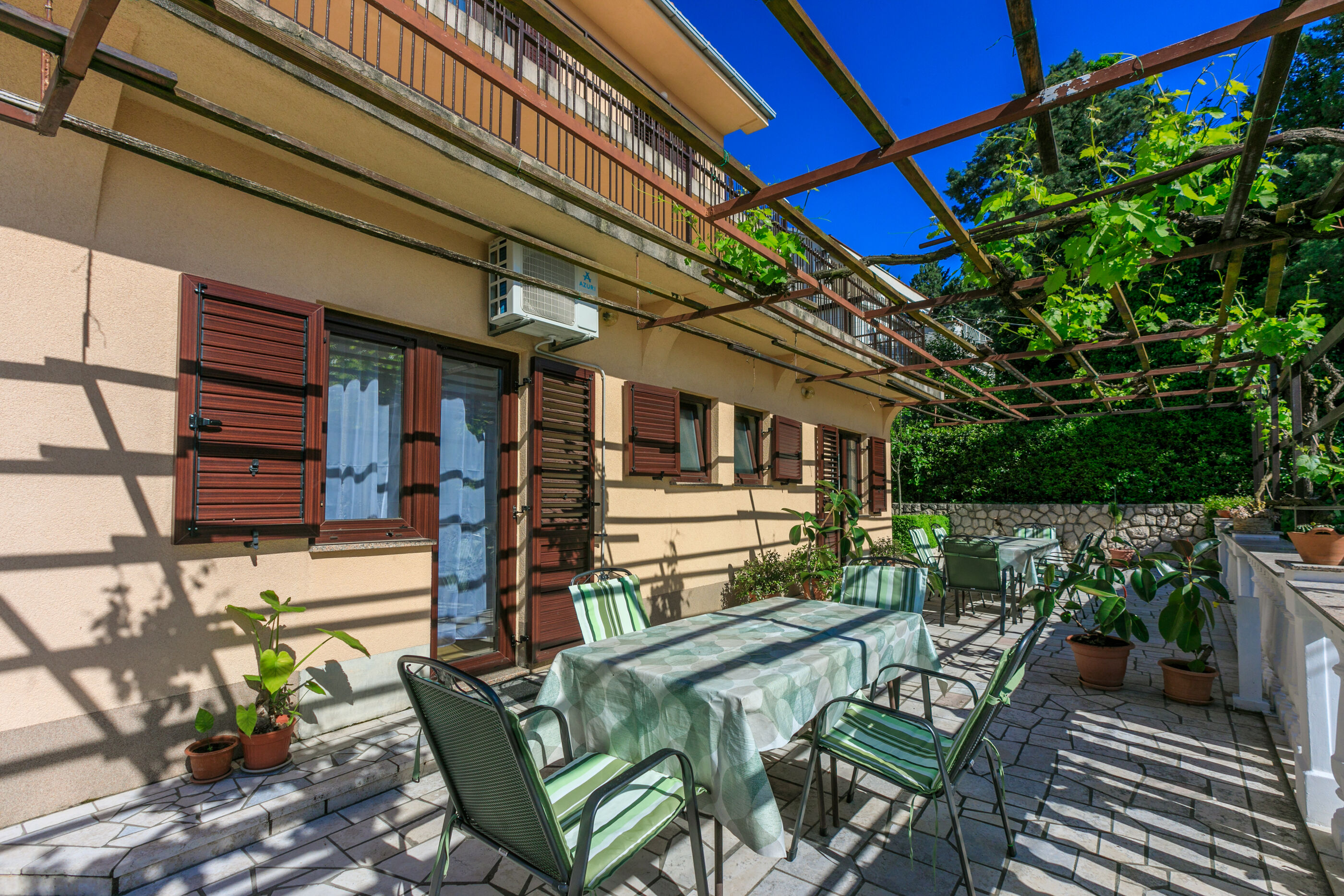 Apartments and Room Ružica 60661-S1
