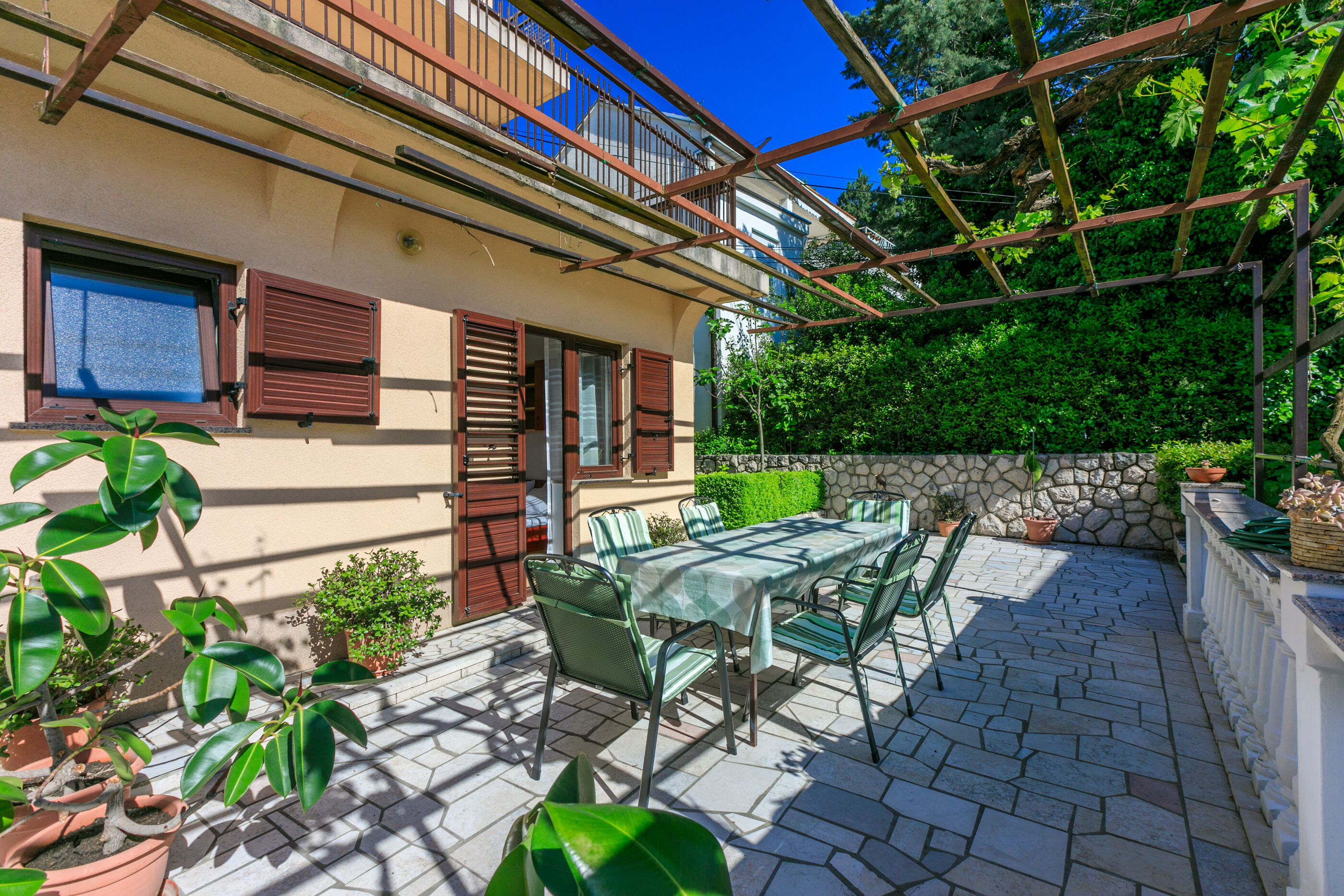 Apartments and Room Ružica 60661-A3