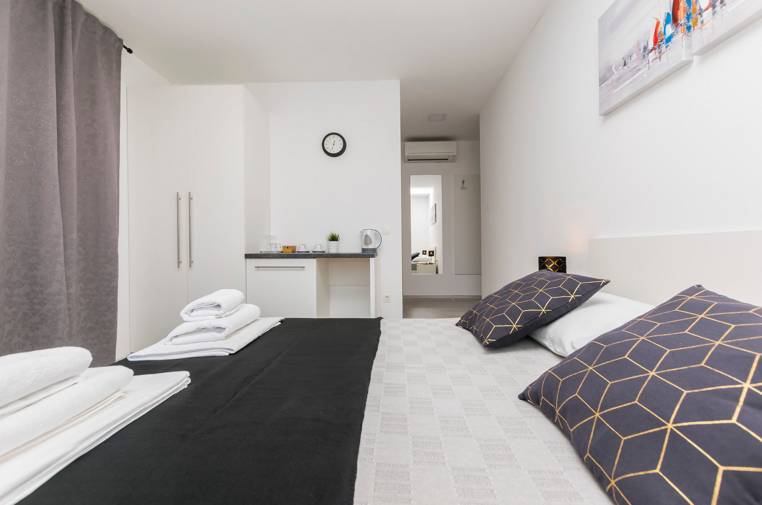 Apartments and Rooms Adriatic Suites 80461-S3