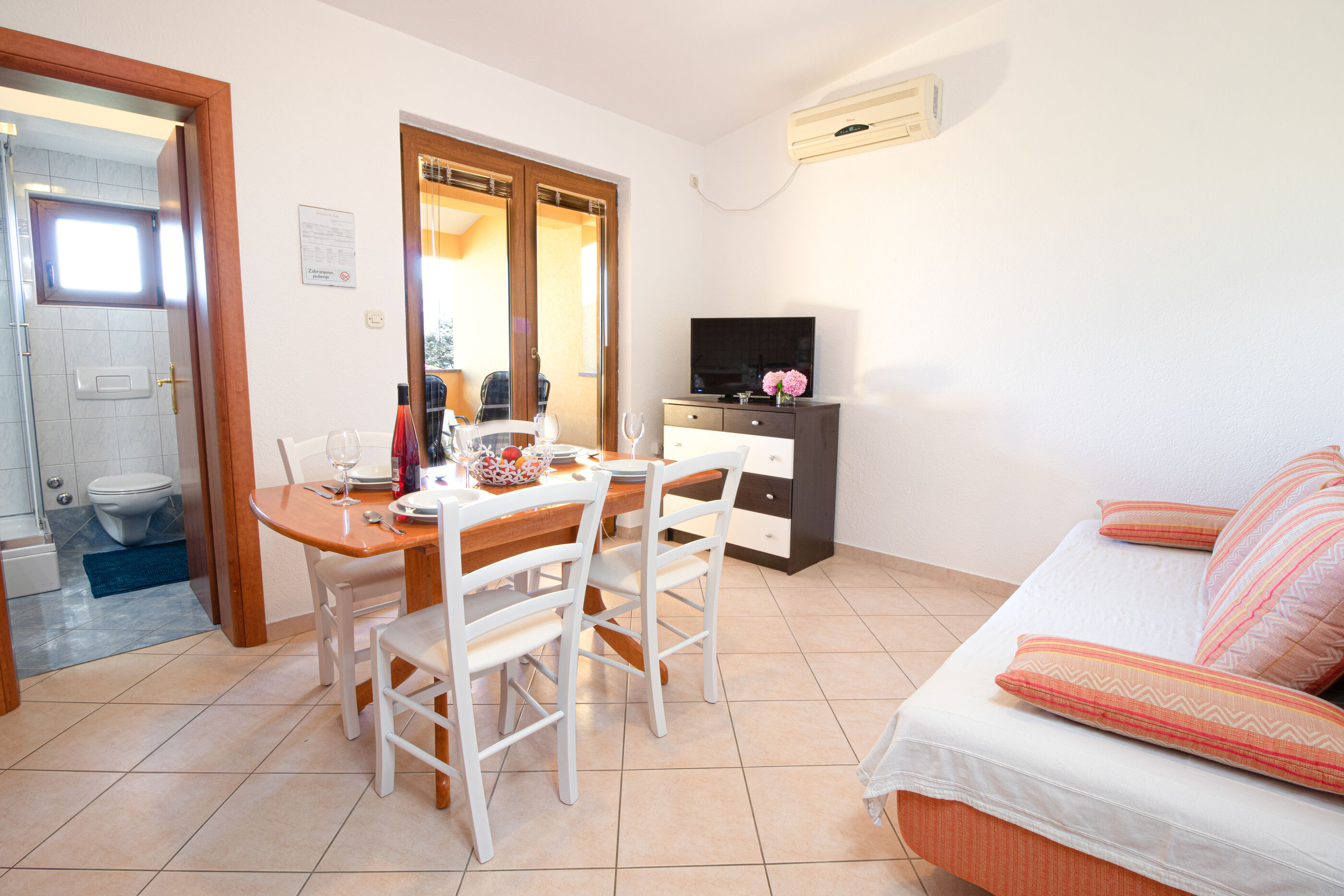 Apartments Dujmovic 79636-A1