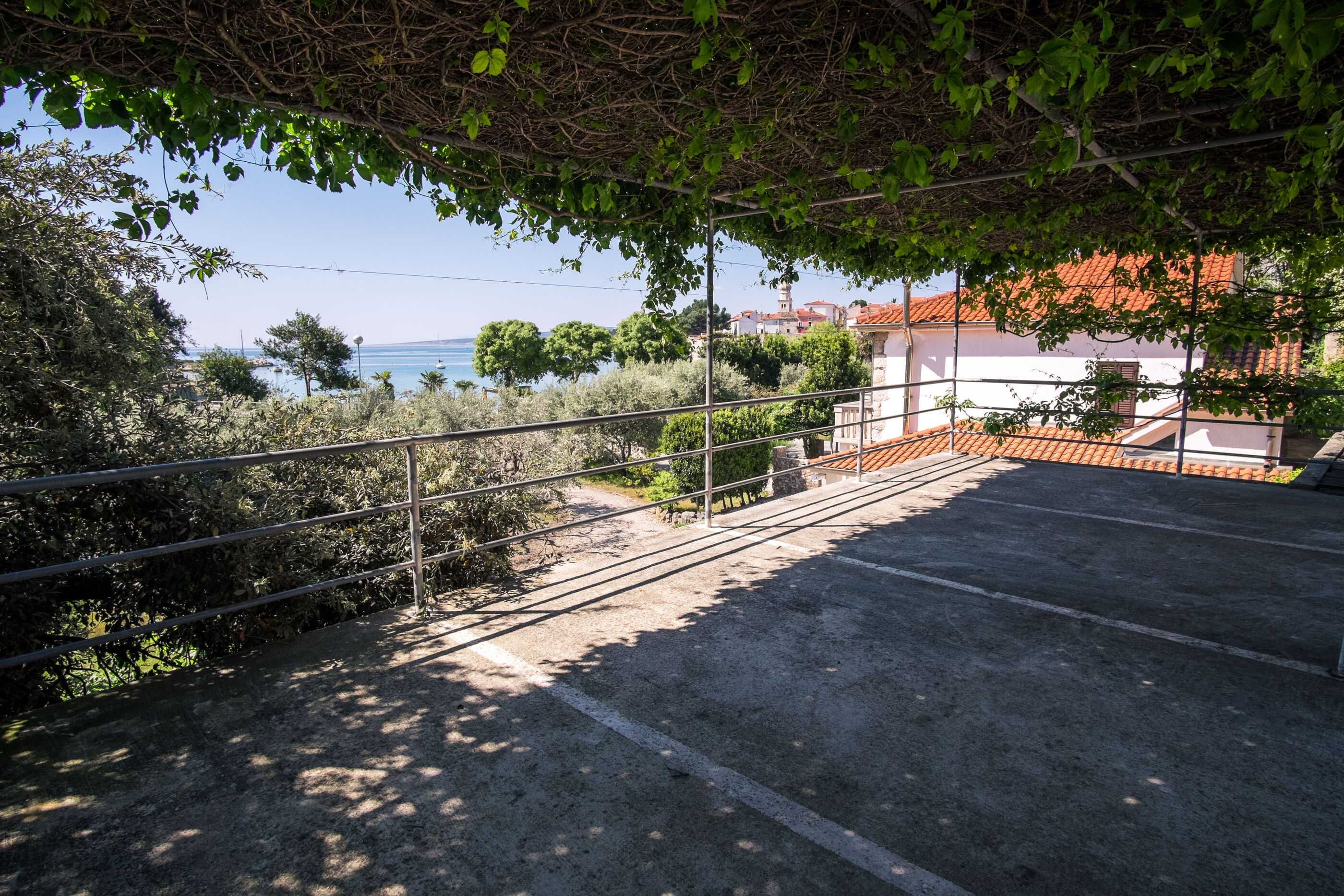 Apartments Skomeršić 15611-A1