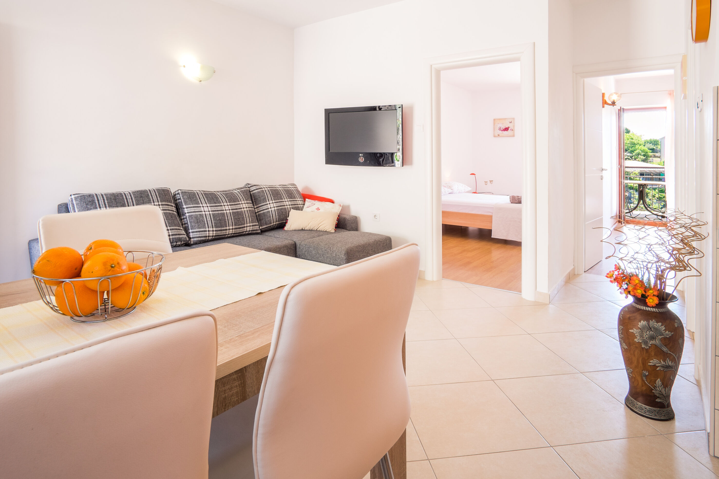 Apartments Skomeršić 15611-A1