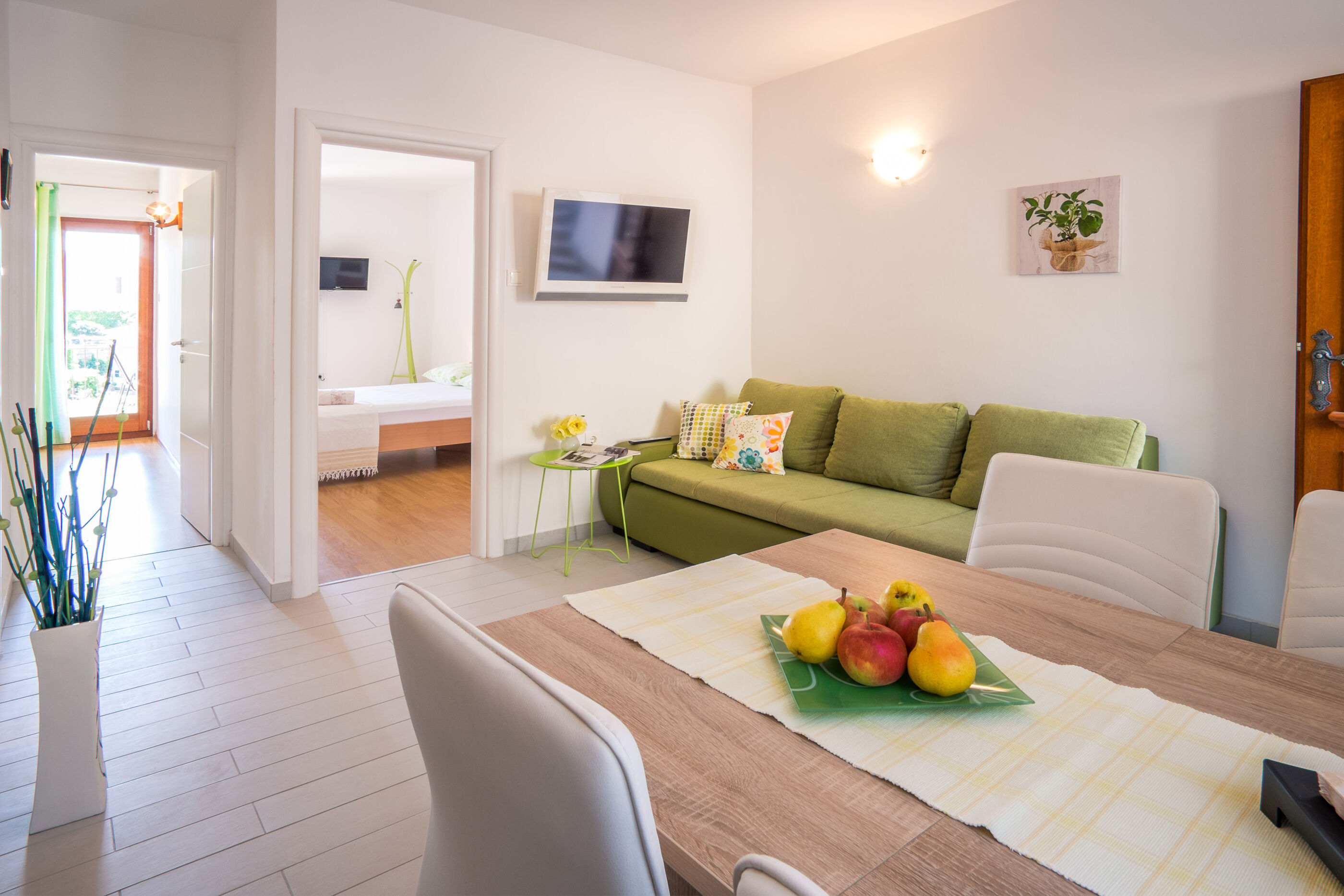 Apartments Skomeršić 15611-A2