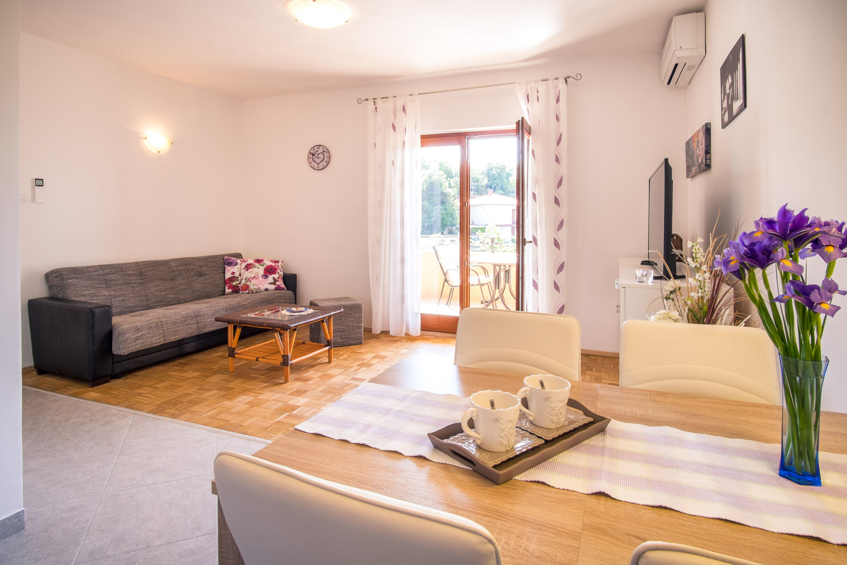 Apartments Skomeršić 15611-A3