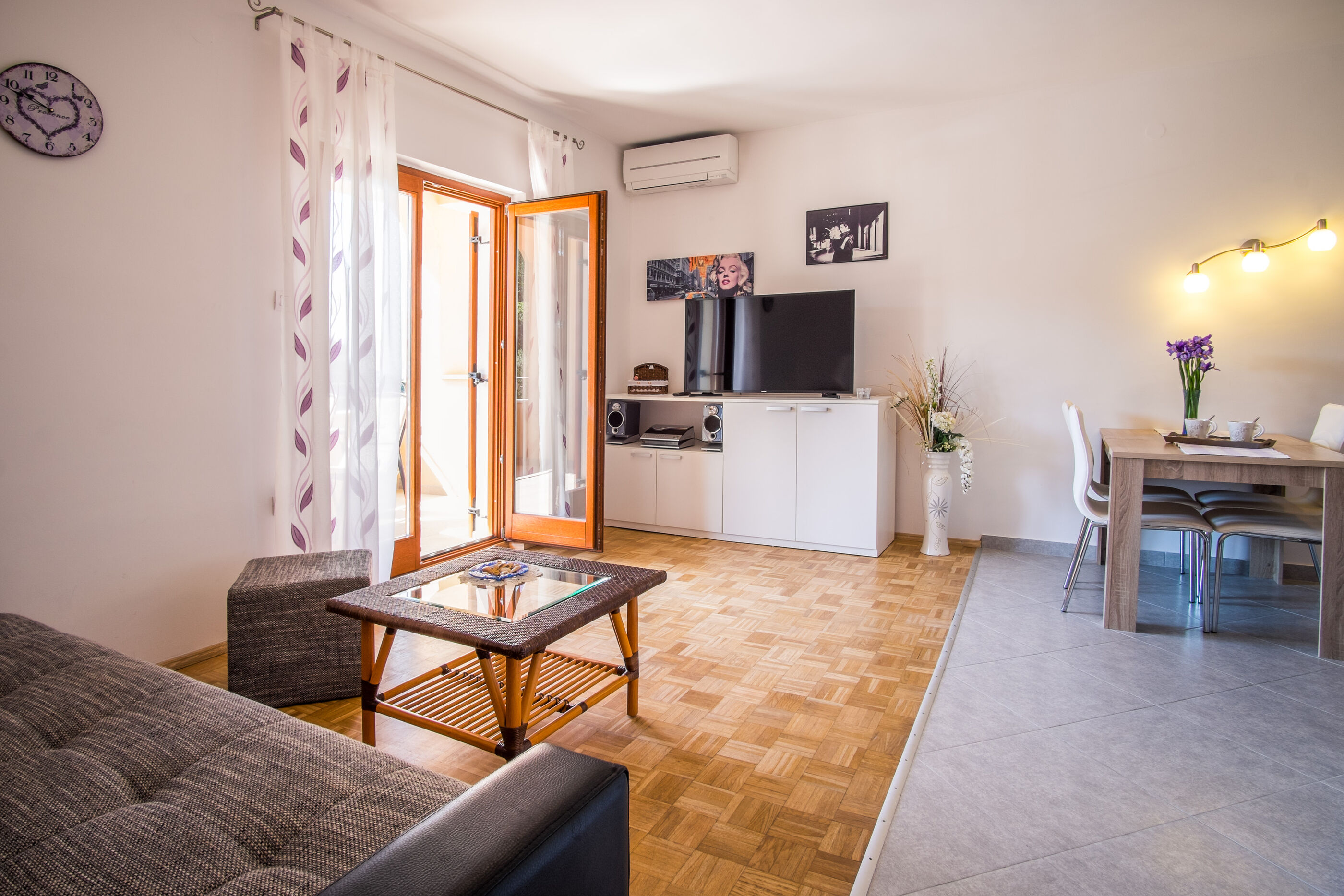 Apartments Skomeršić 15611-A3
