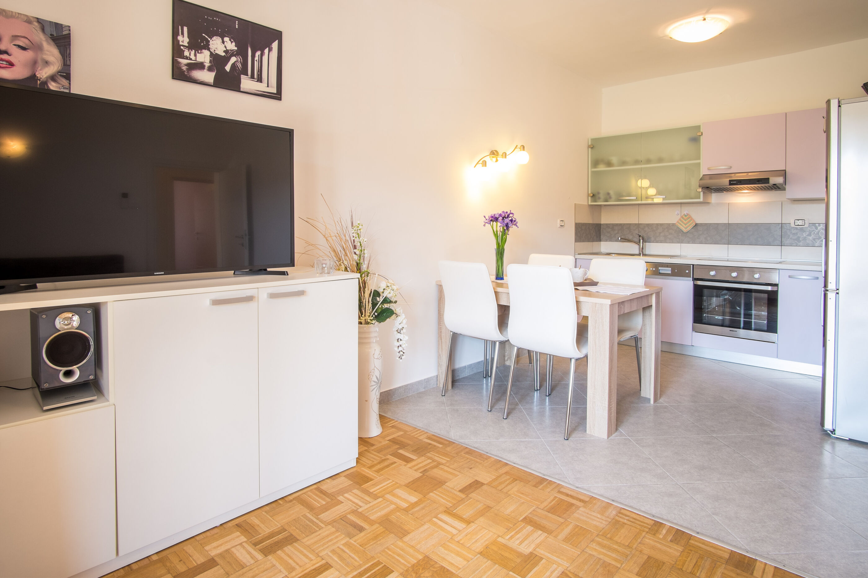 Apartments Skomeršić 15611-A3