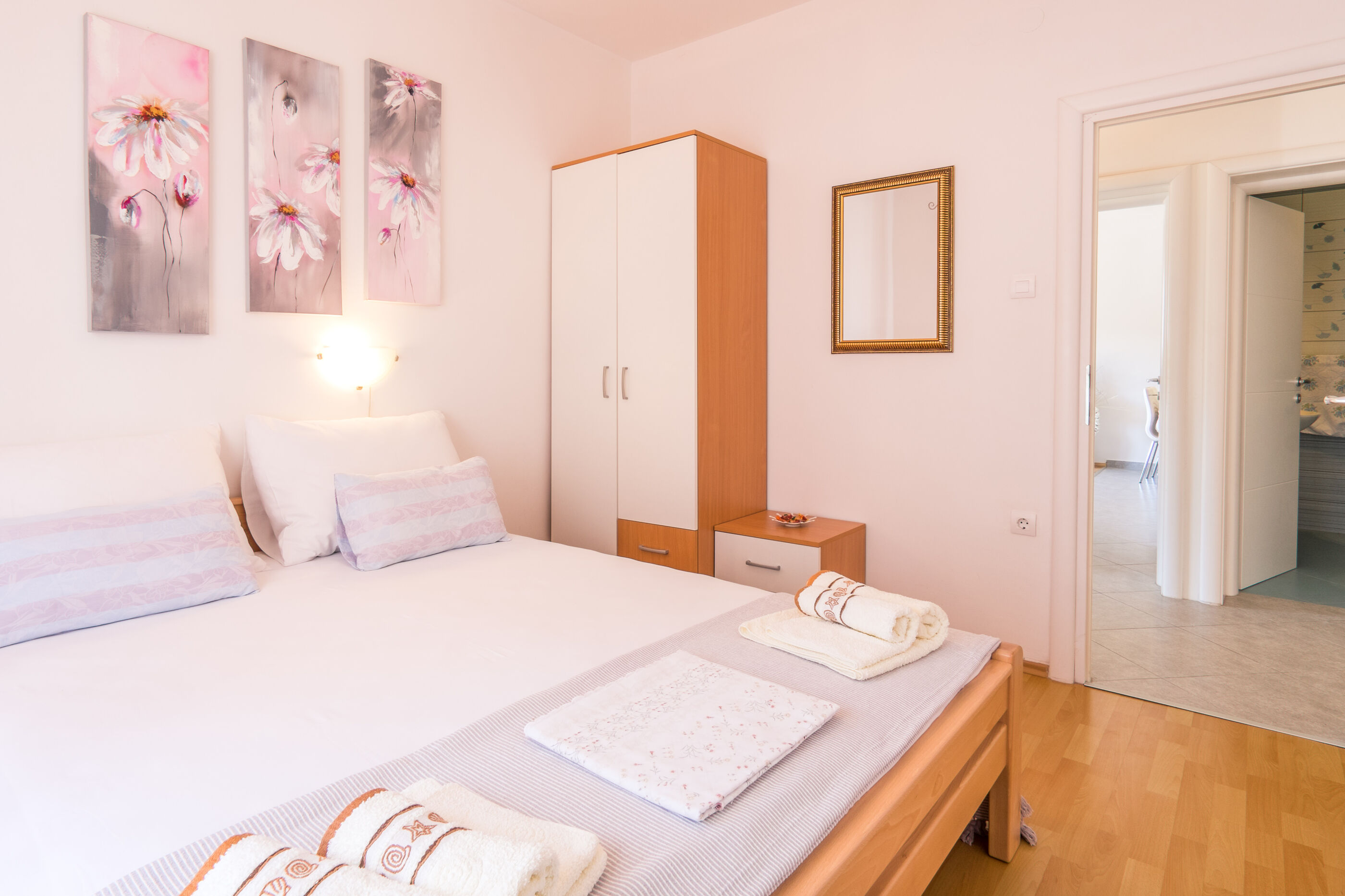 Apartments Skomeršić 15611-A3