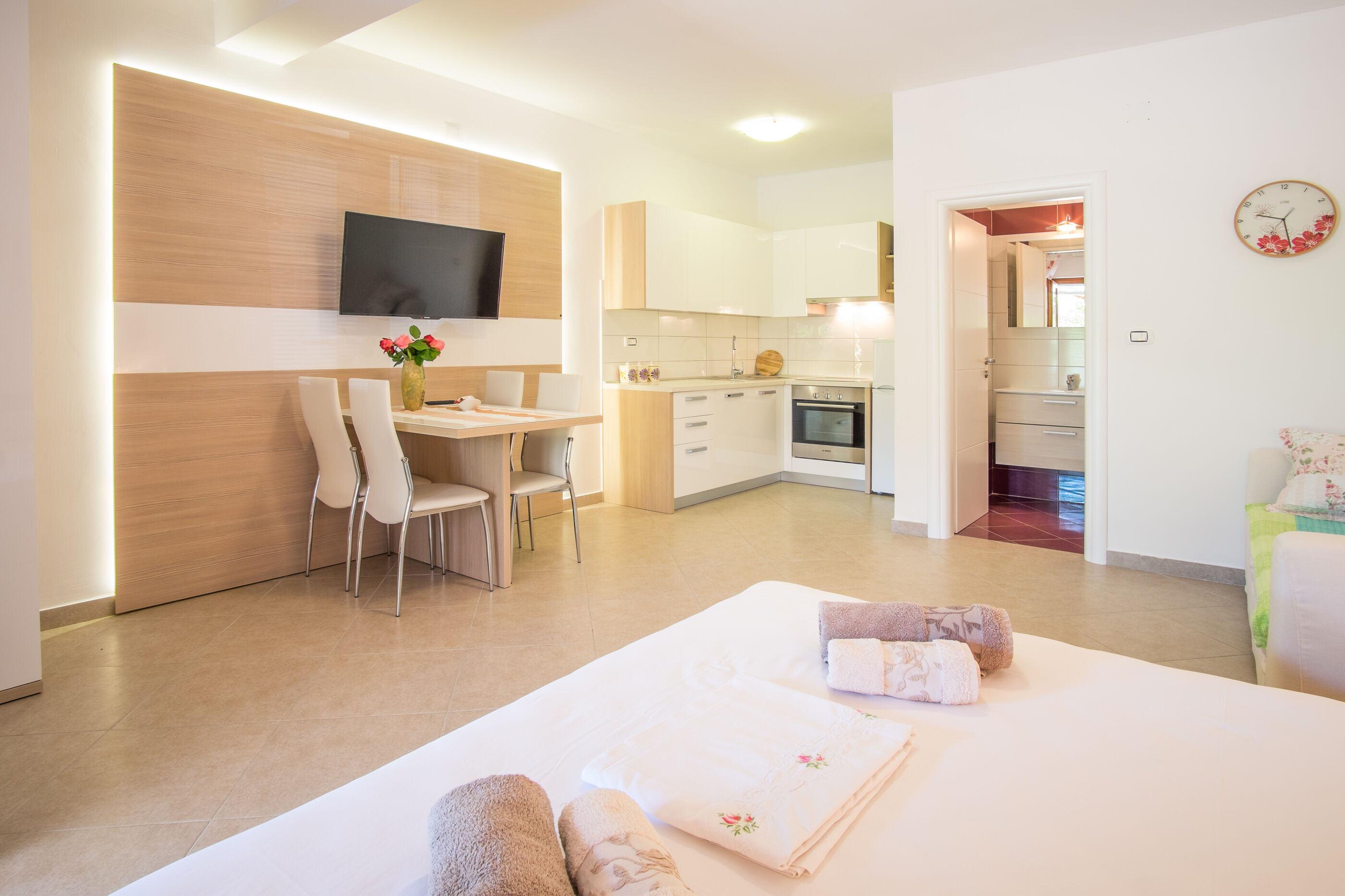 Apartments Skomeršić 15611-A5